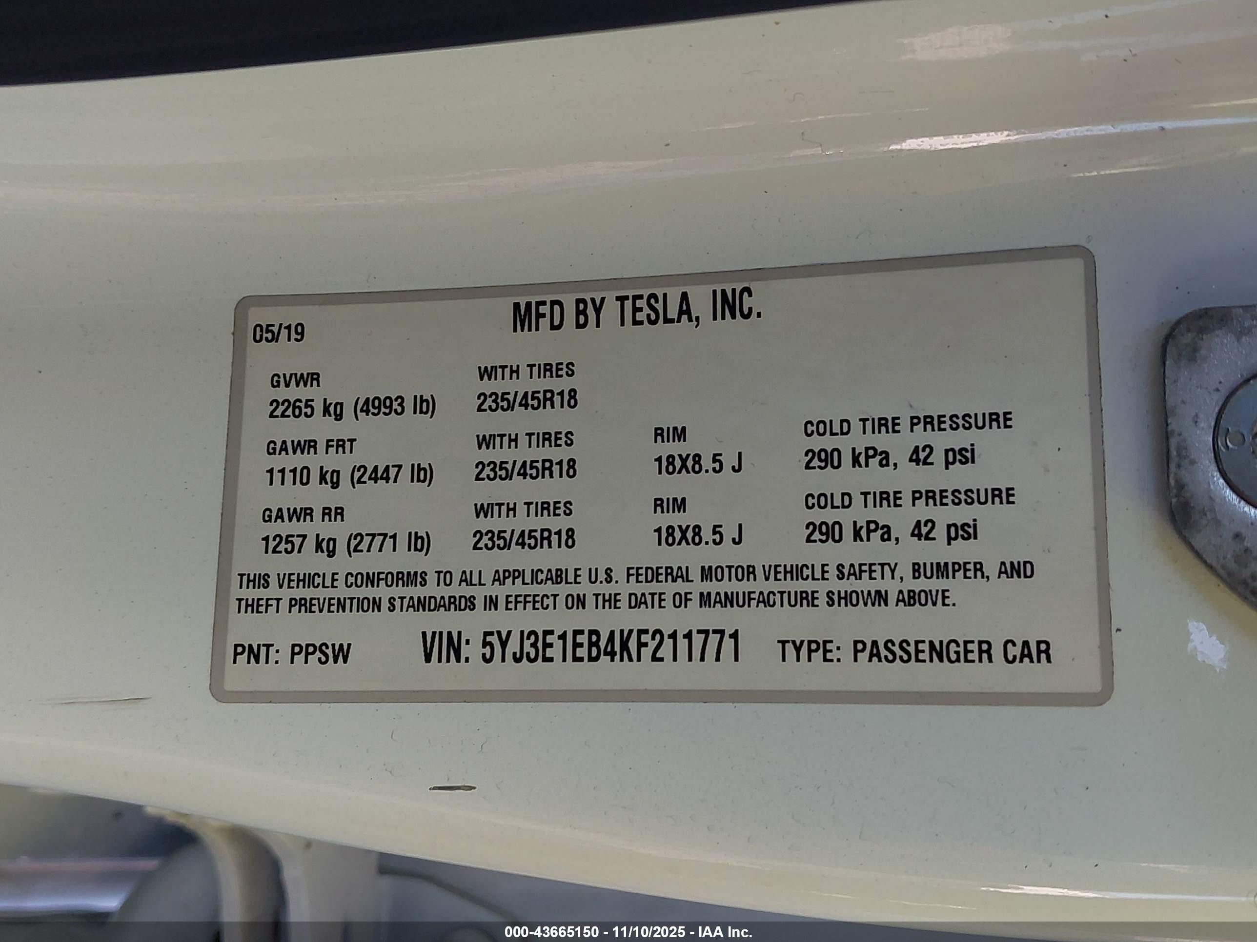 TESLA MODEL image 9