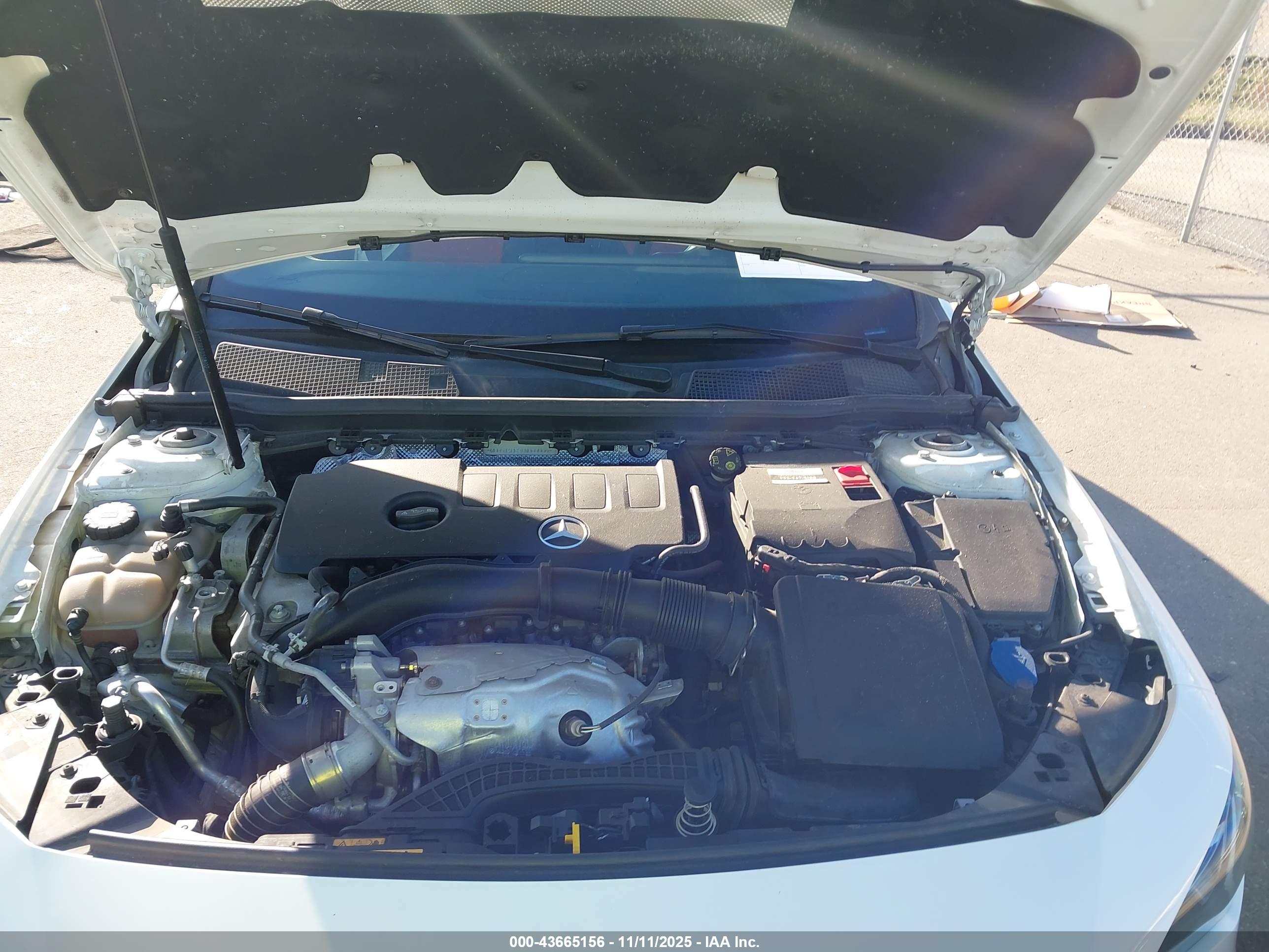 MERCEDES-BENZ CLA image 10