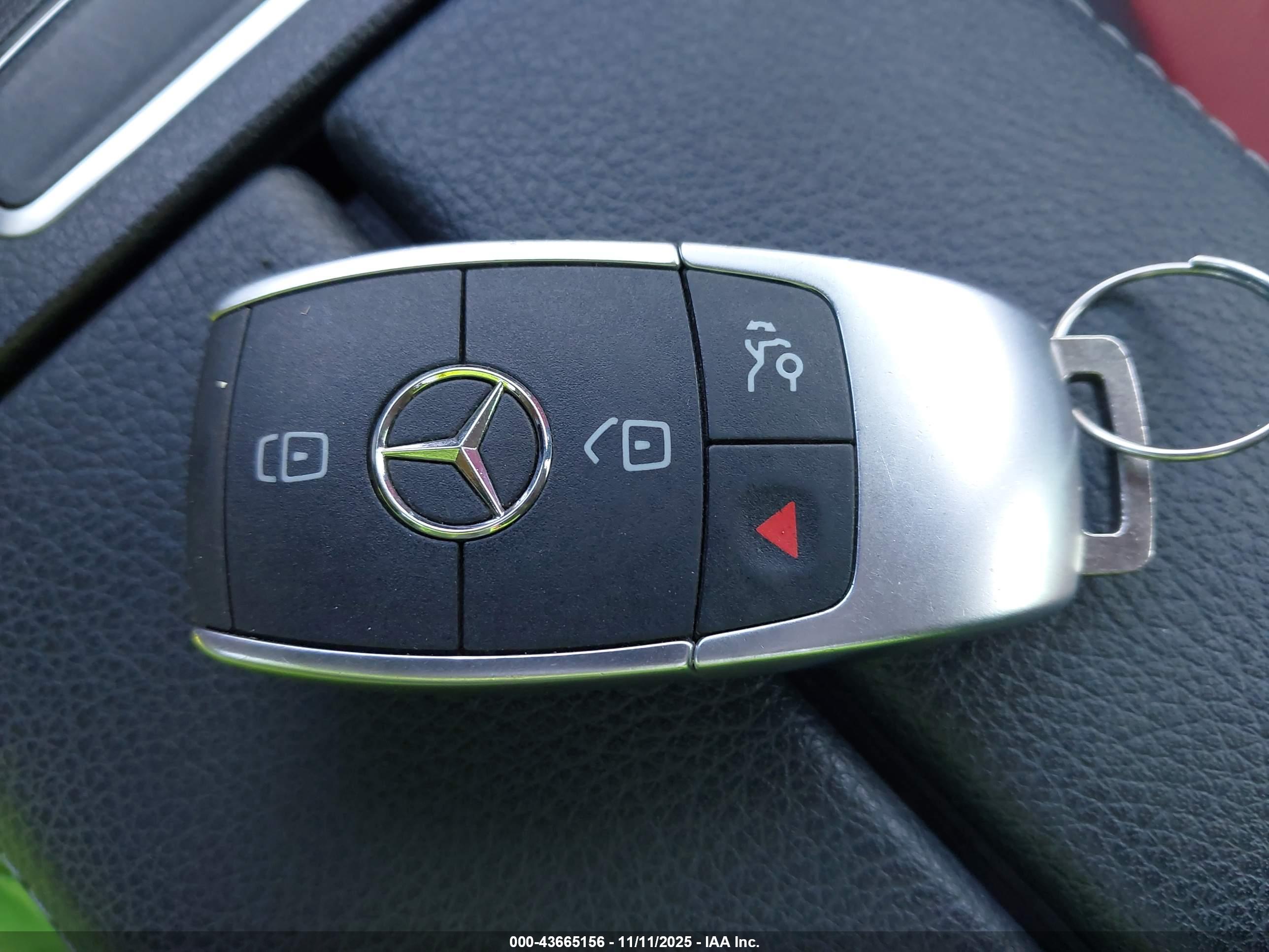 MERCEDES-BENZ CLA image 11