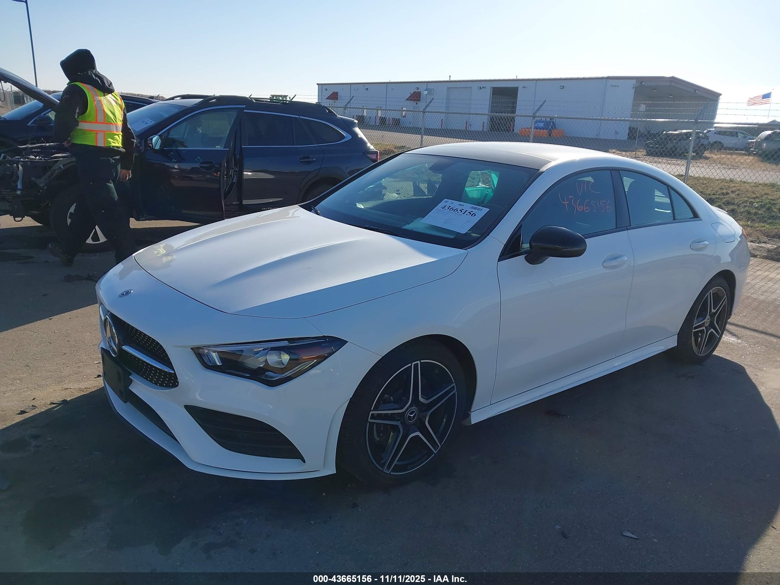 MERCEDES-BENZ CLA image 2