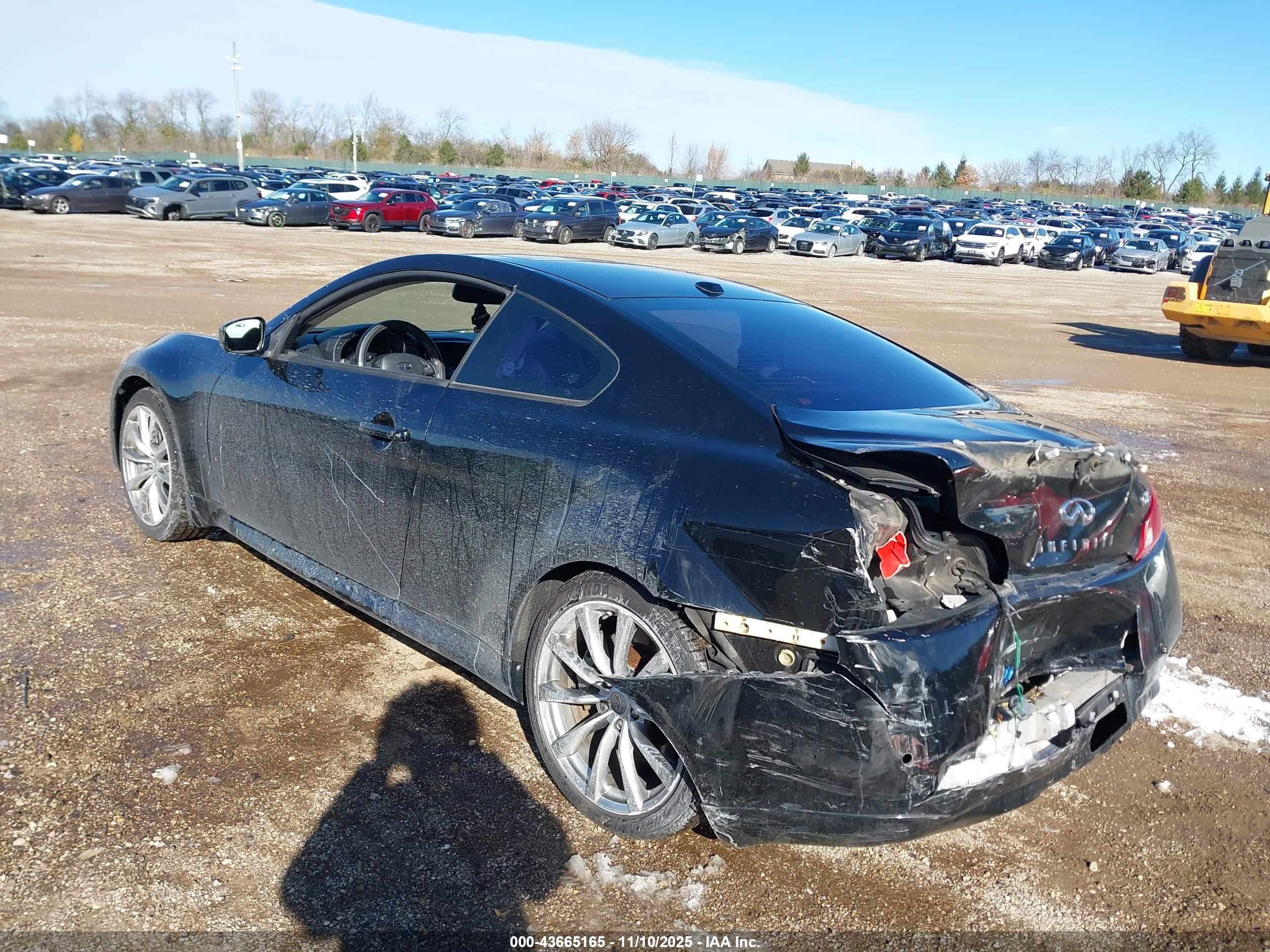 INFINITI G37 image 3