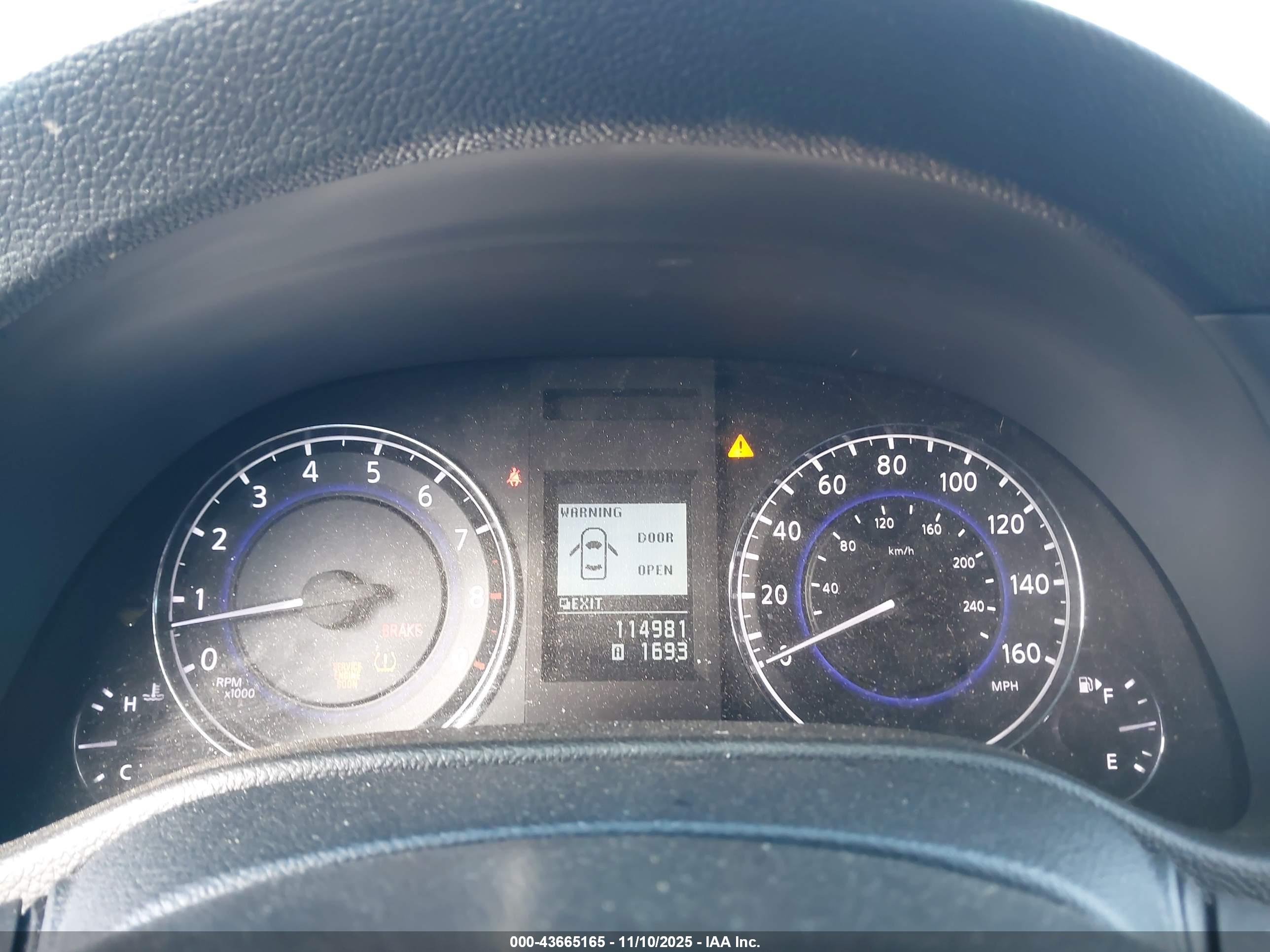INFINITI G37 image 7
