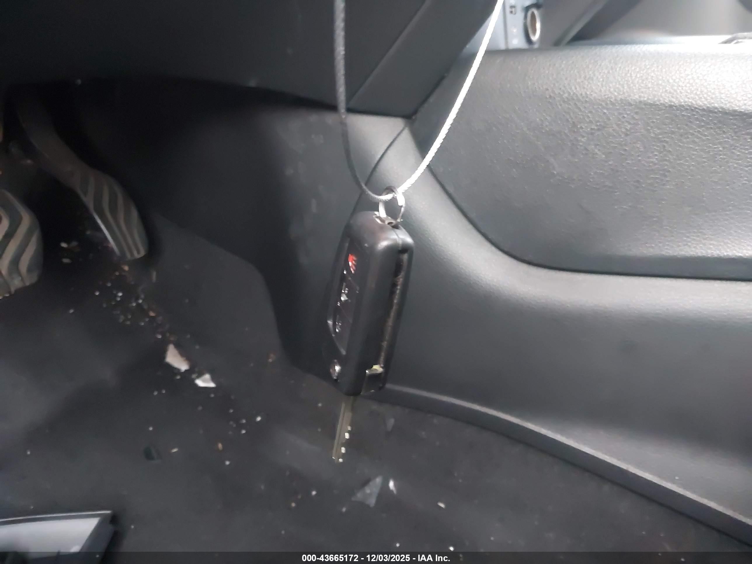 NISSAN ROGUE image 11