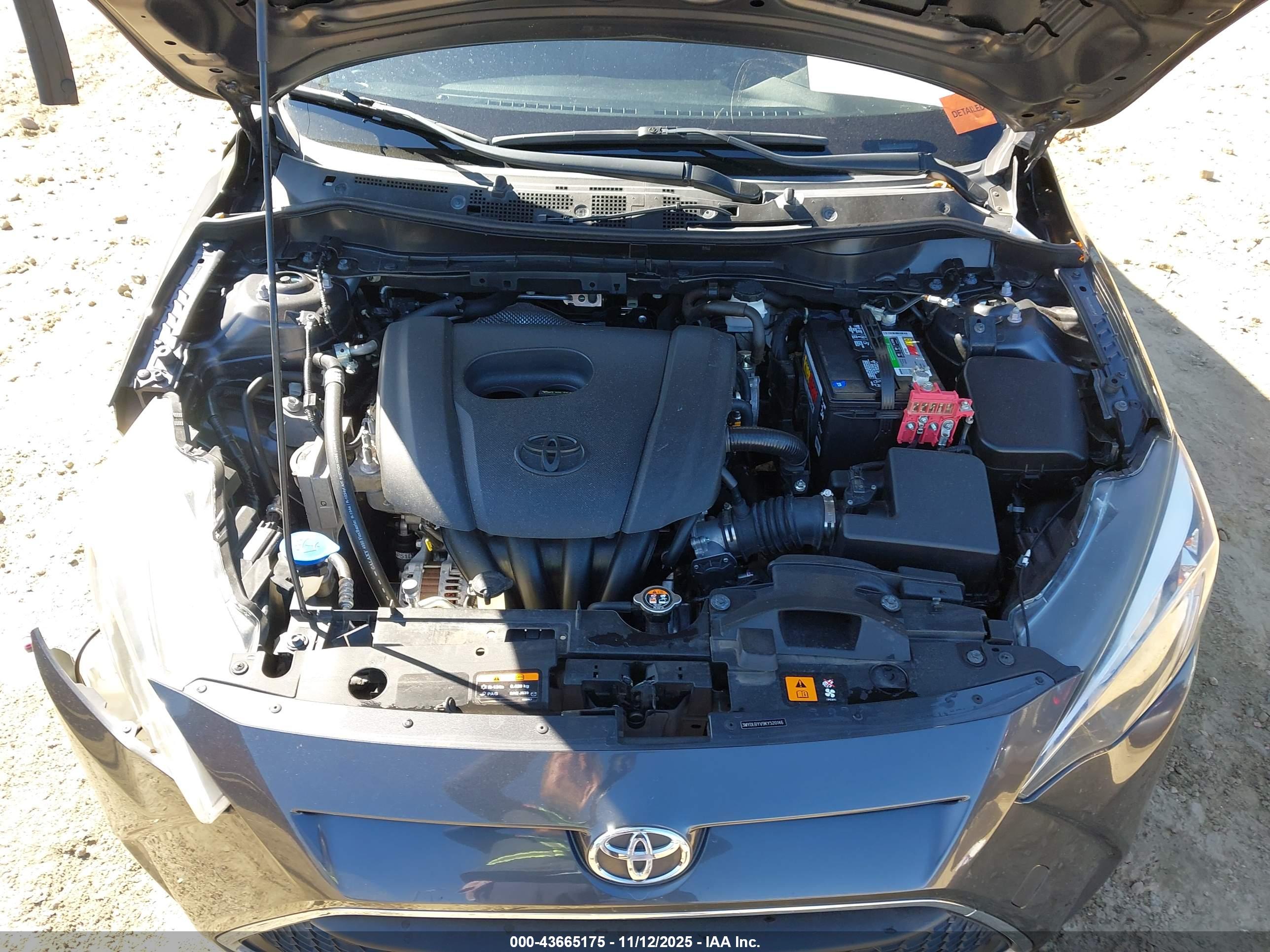 TOYOTA YARIS image 10