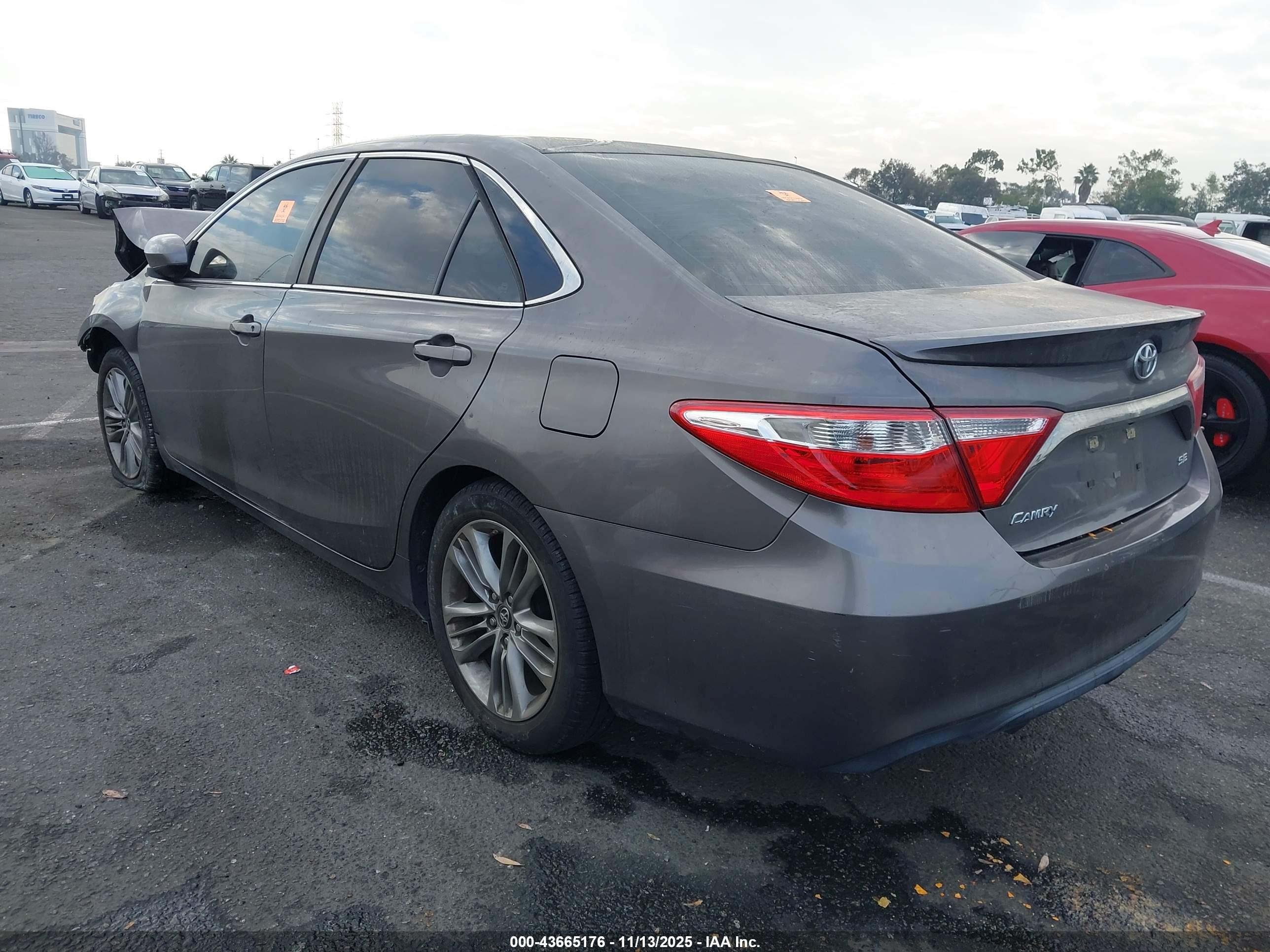 TOYOTA CAMRY image 3