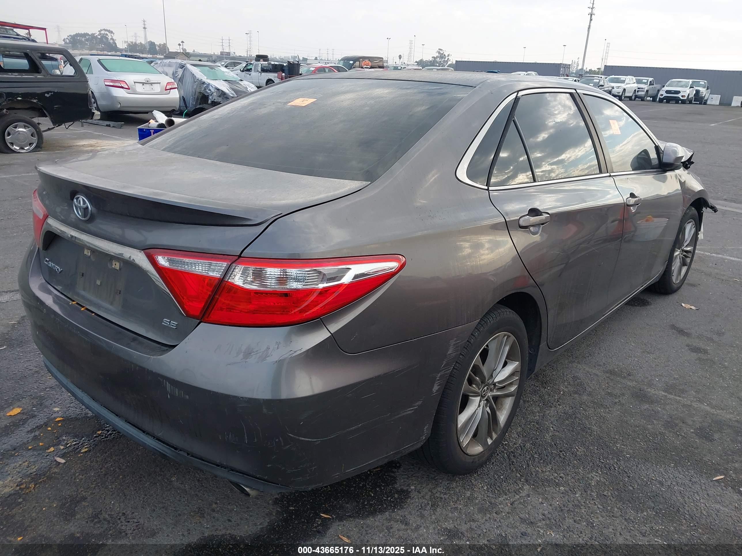 TOYOTA CAMRY image 4