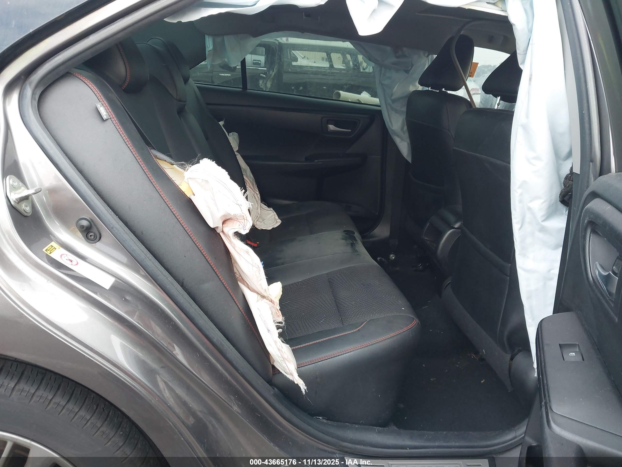 TOYOTA CAMRY image 8