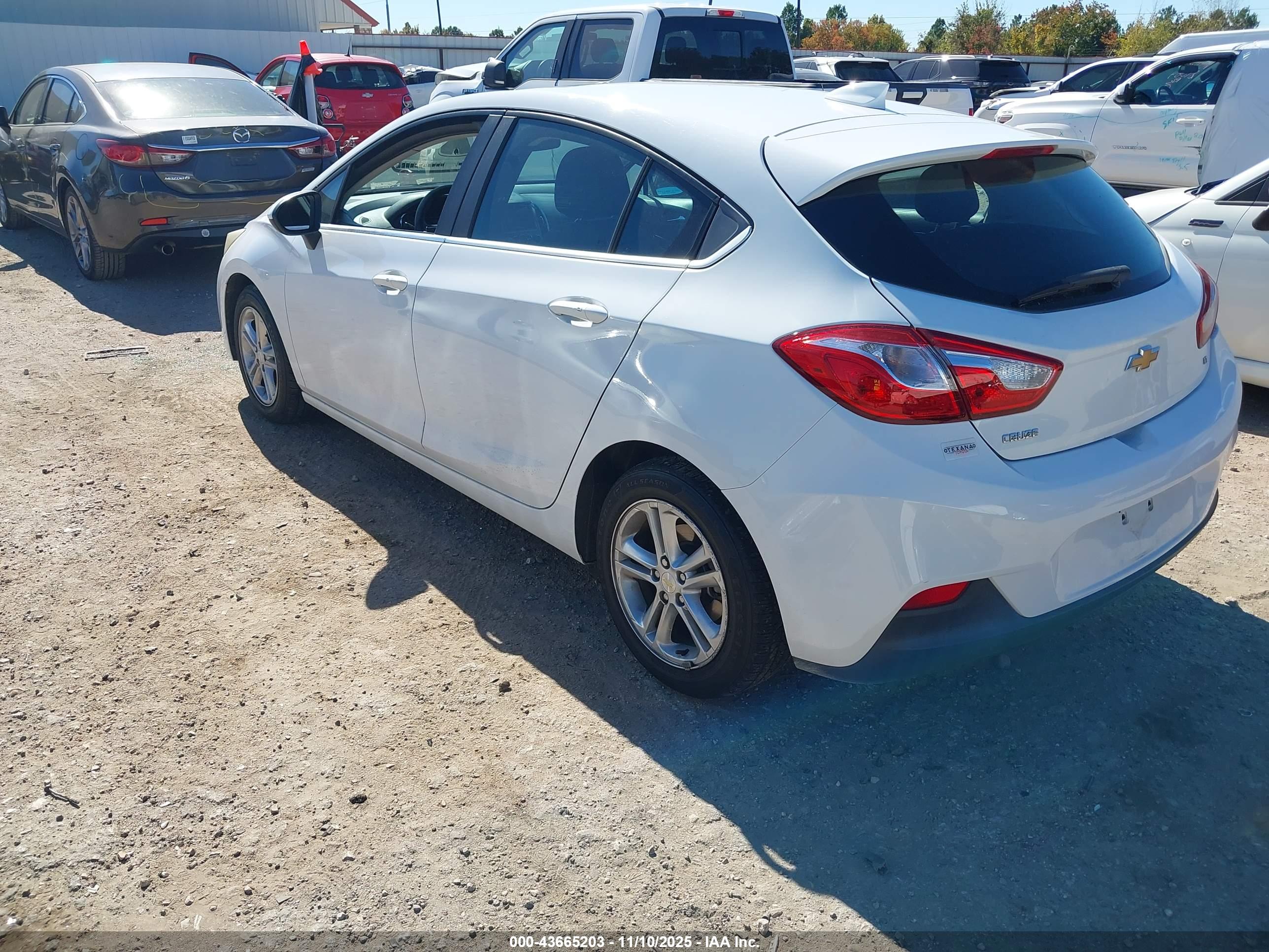 CHEVROLET CRUZE image 3