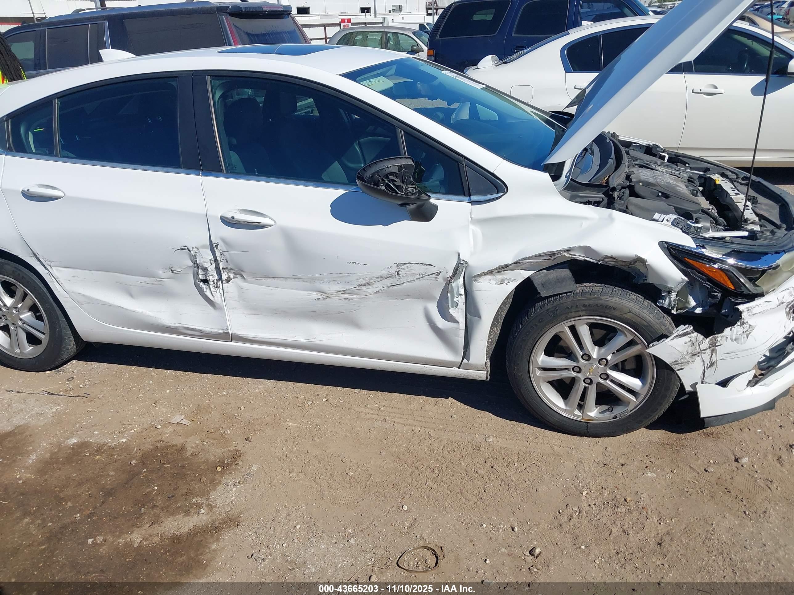 CHEVROLET CRUZE image 6