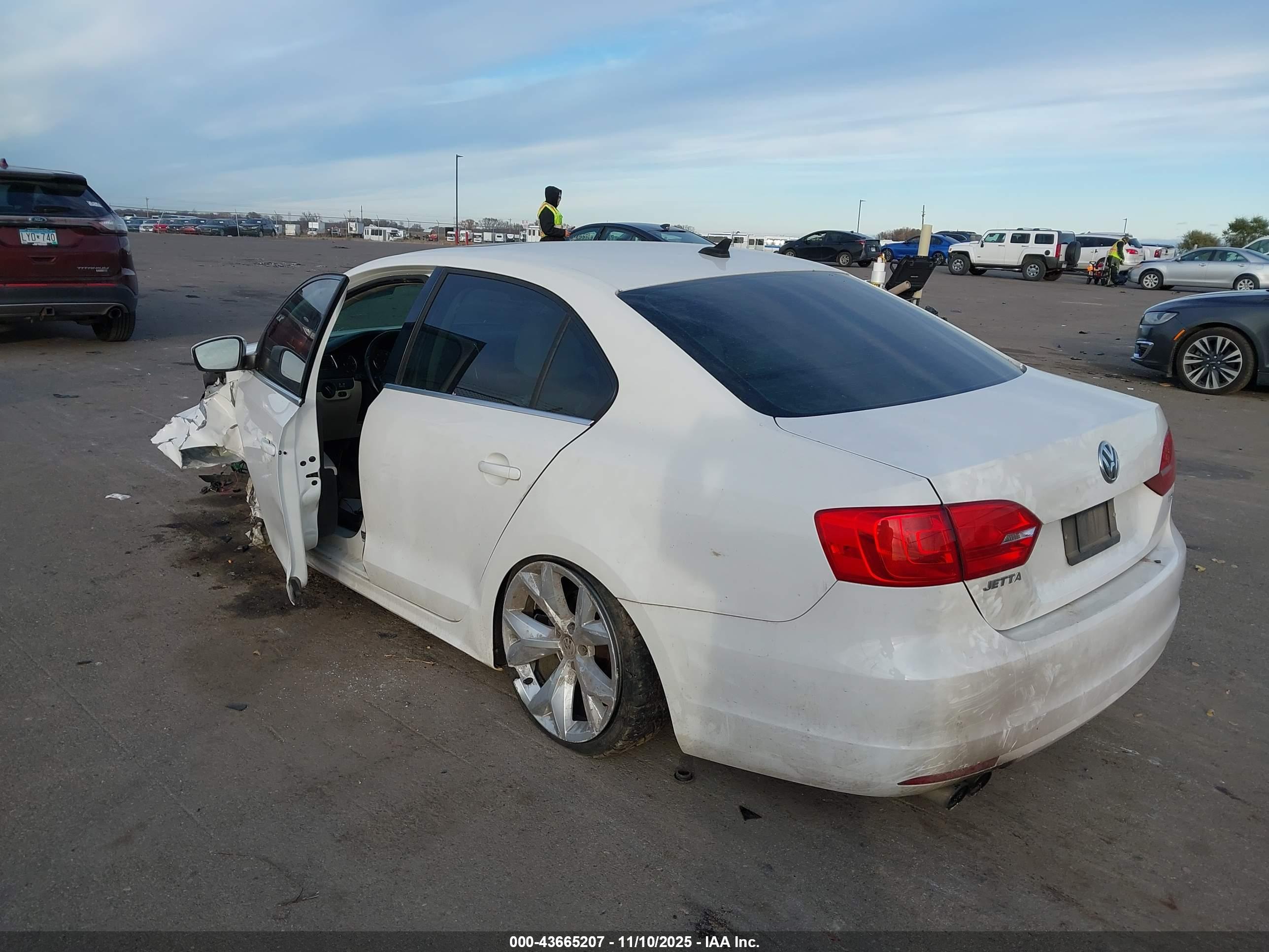 VOLKSWAGEN JETTA image 3