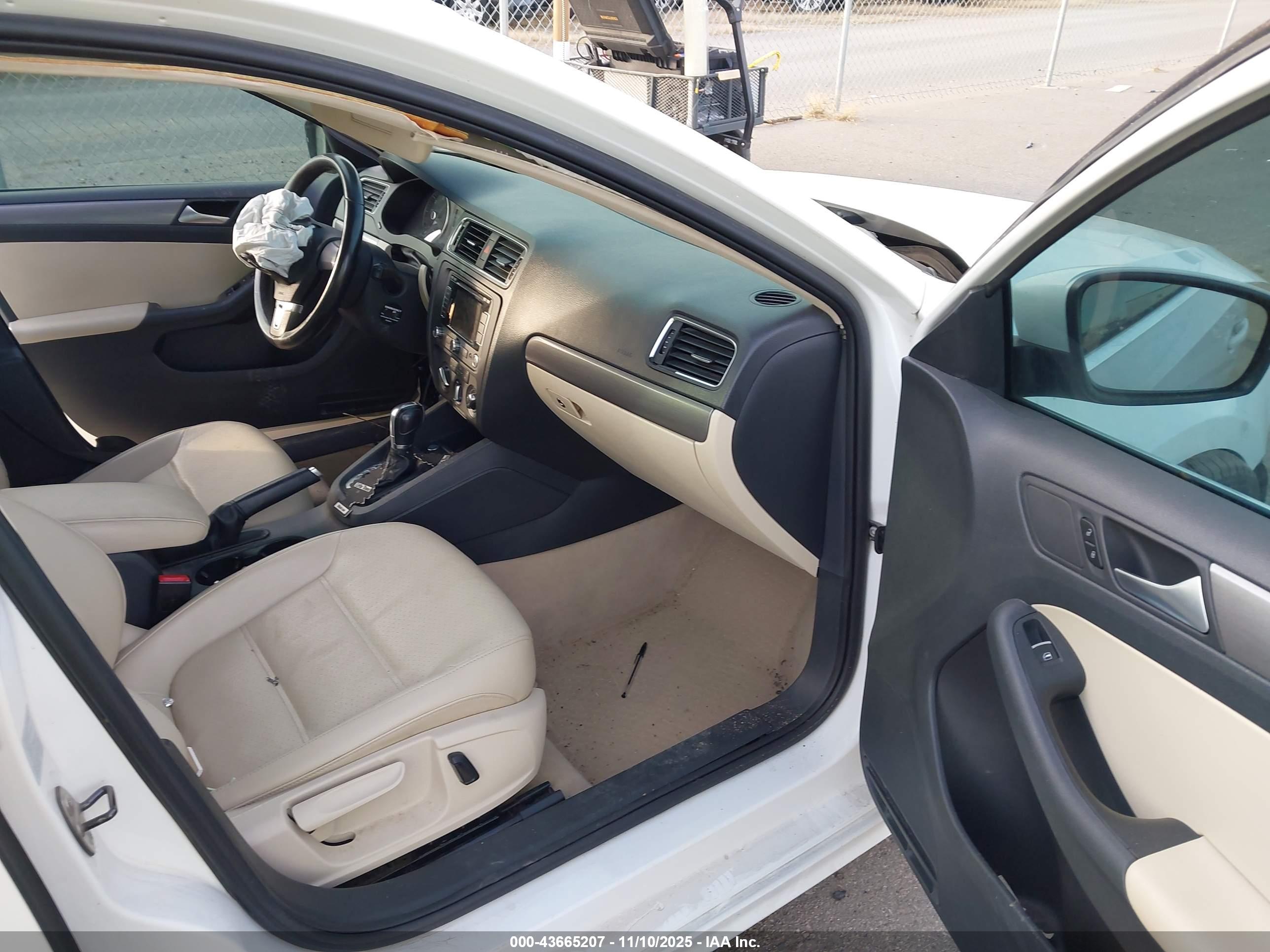 VOLKSWAGEN JETTA image 5
