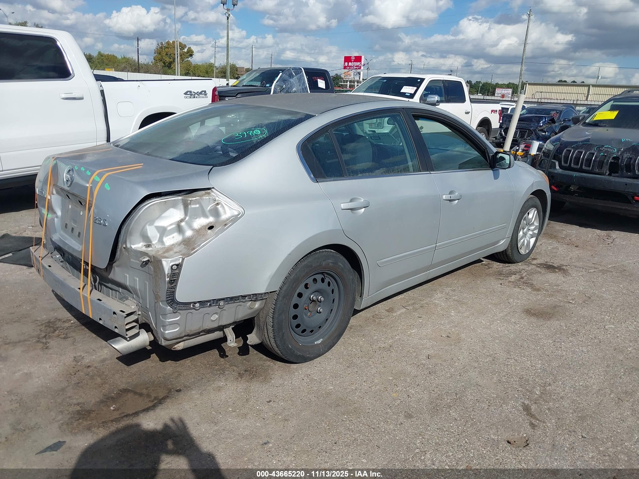 NISSAN ALTIMA image 4