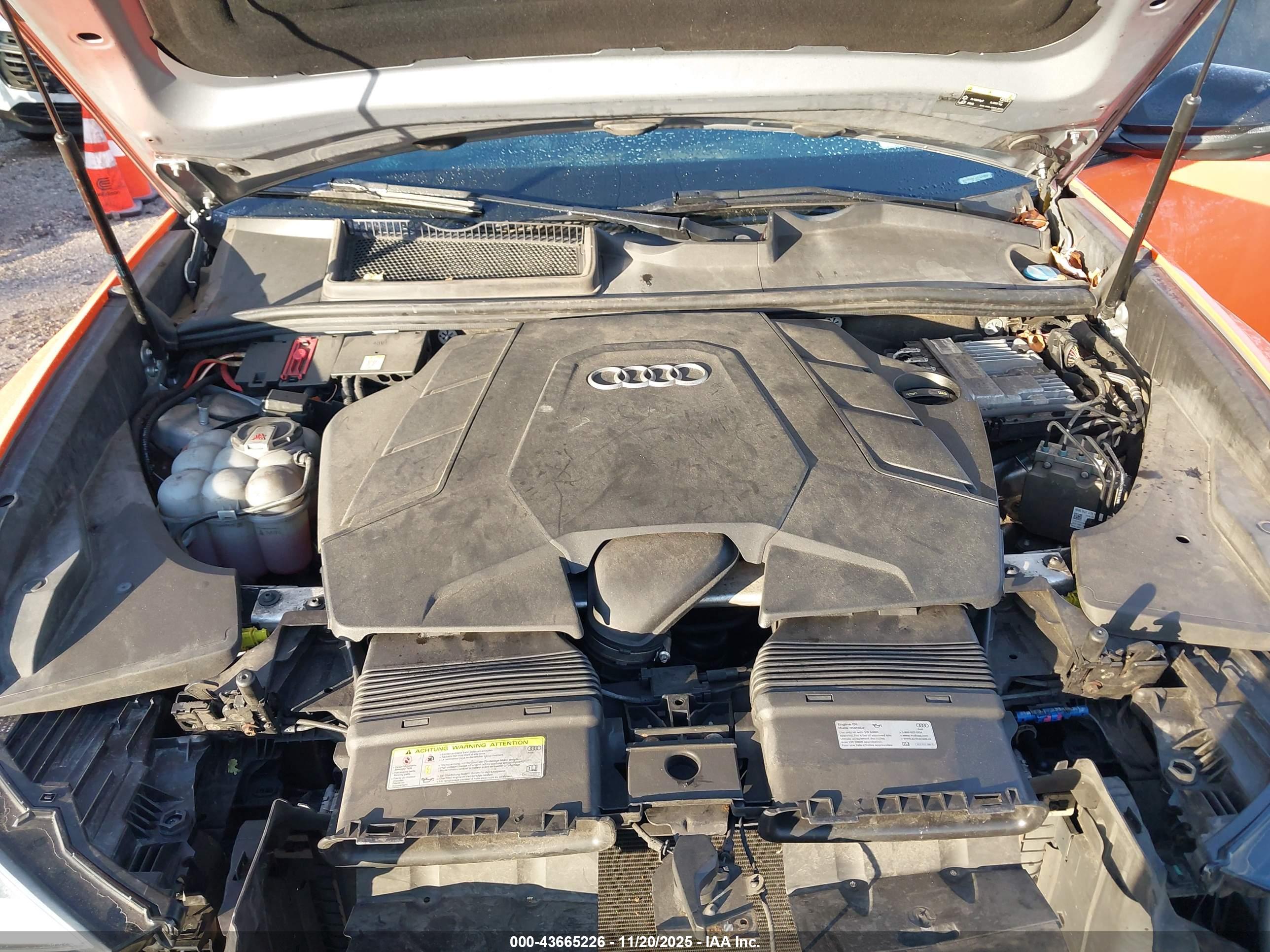 AUDI Q8 image 10