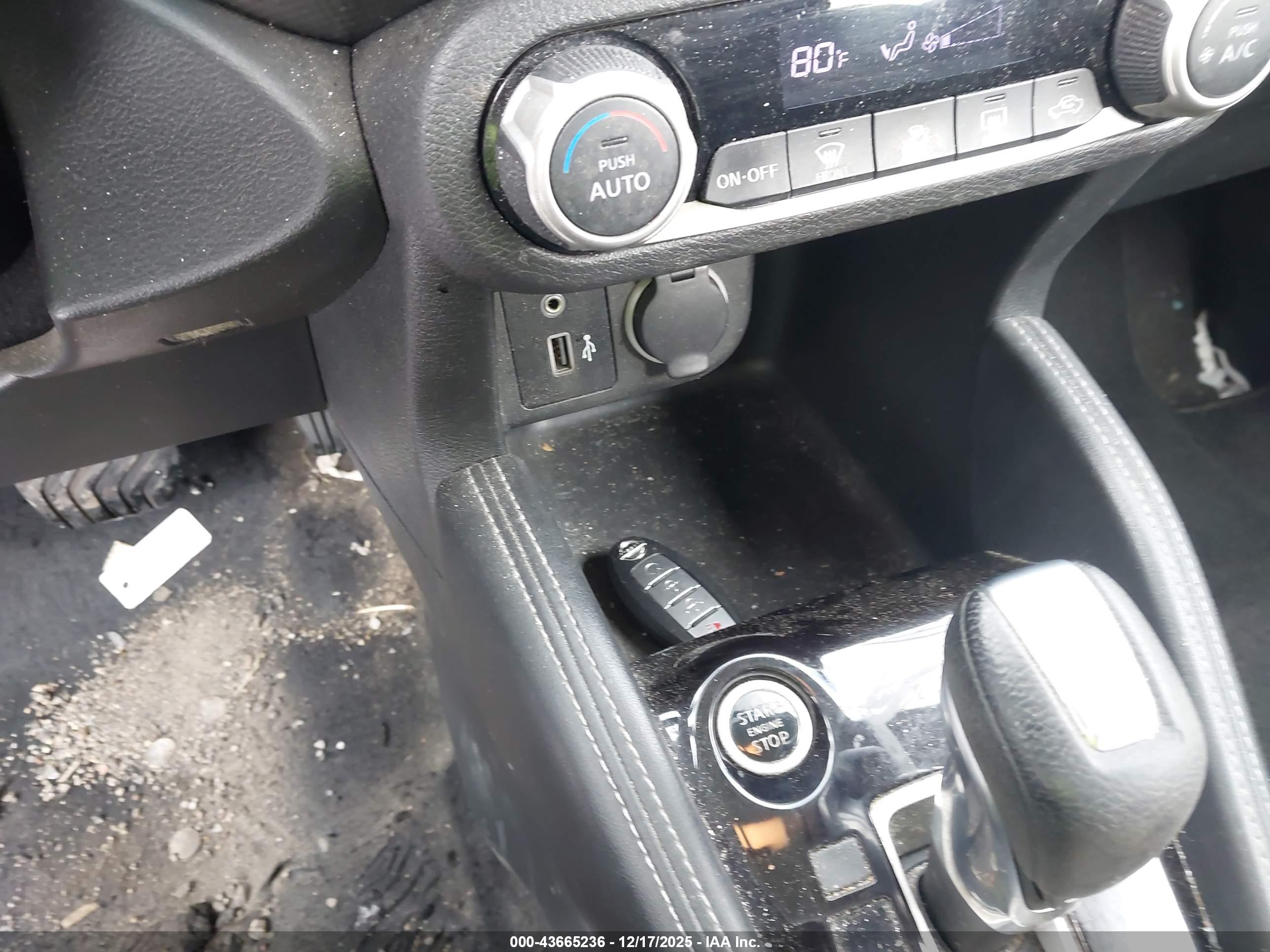 NISSAN KICKS image 11