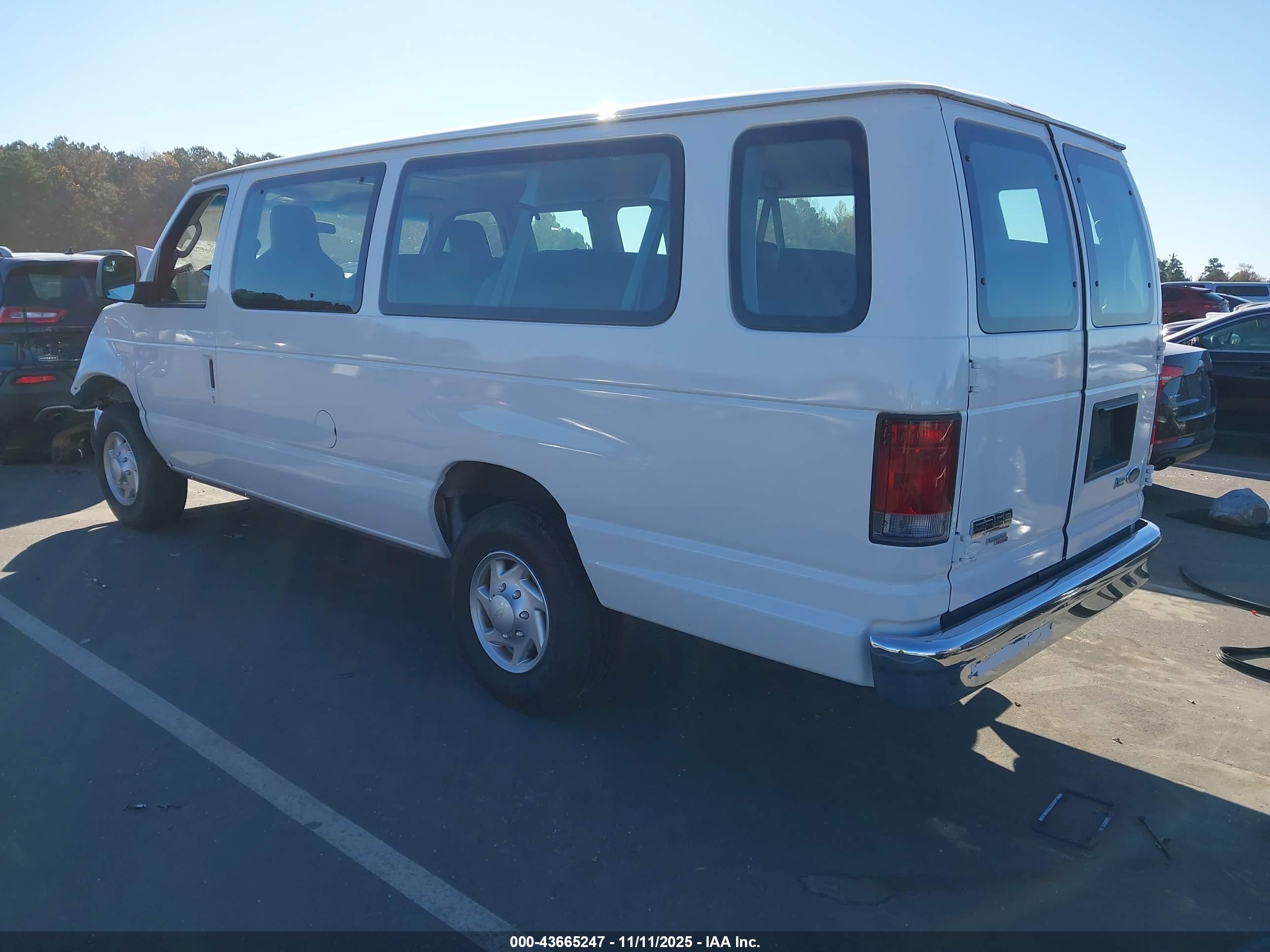 FORD E-350 image 3