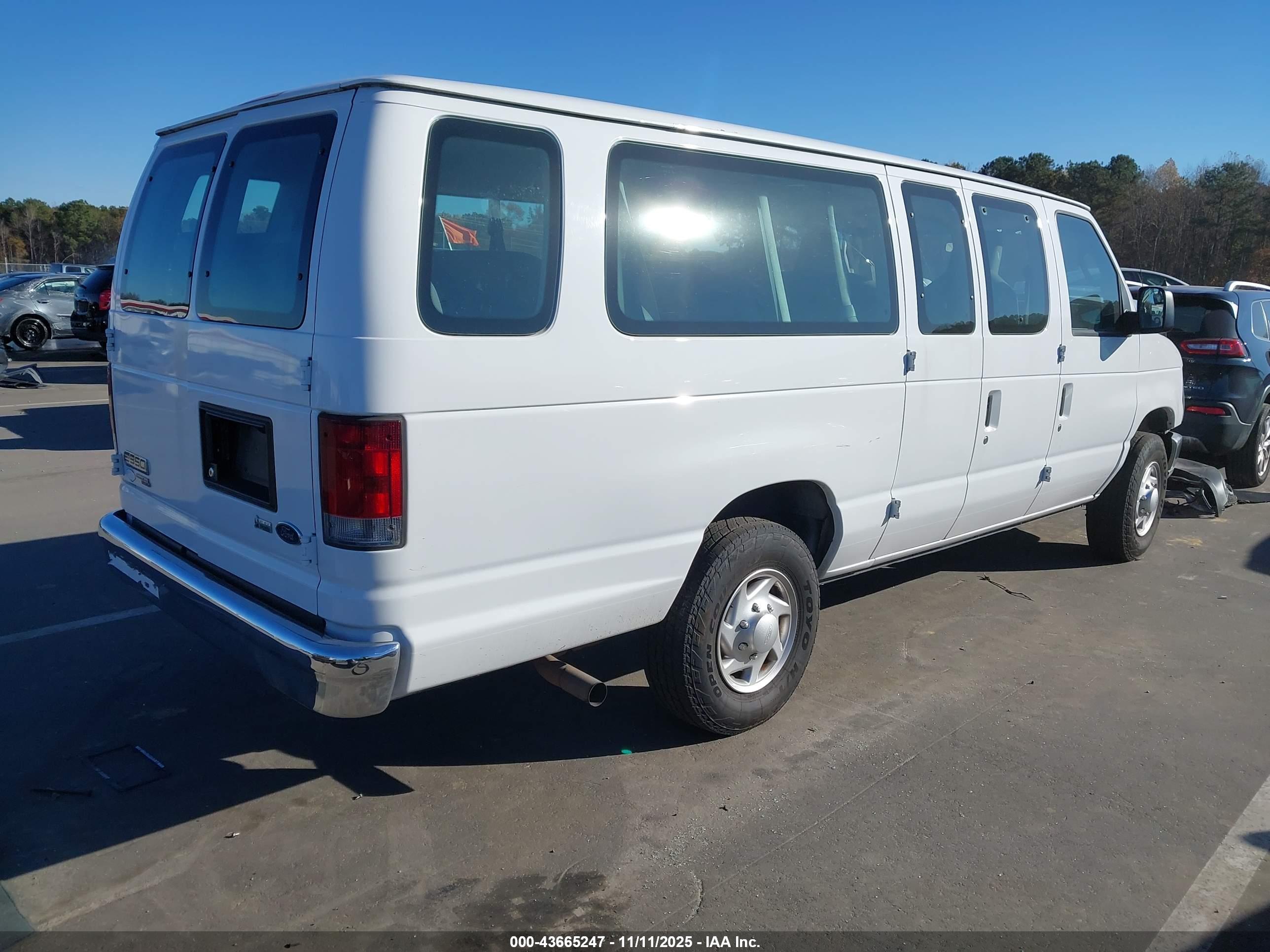 FORD E-350 image 4