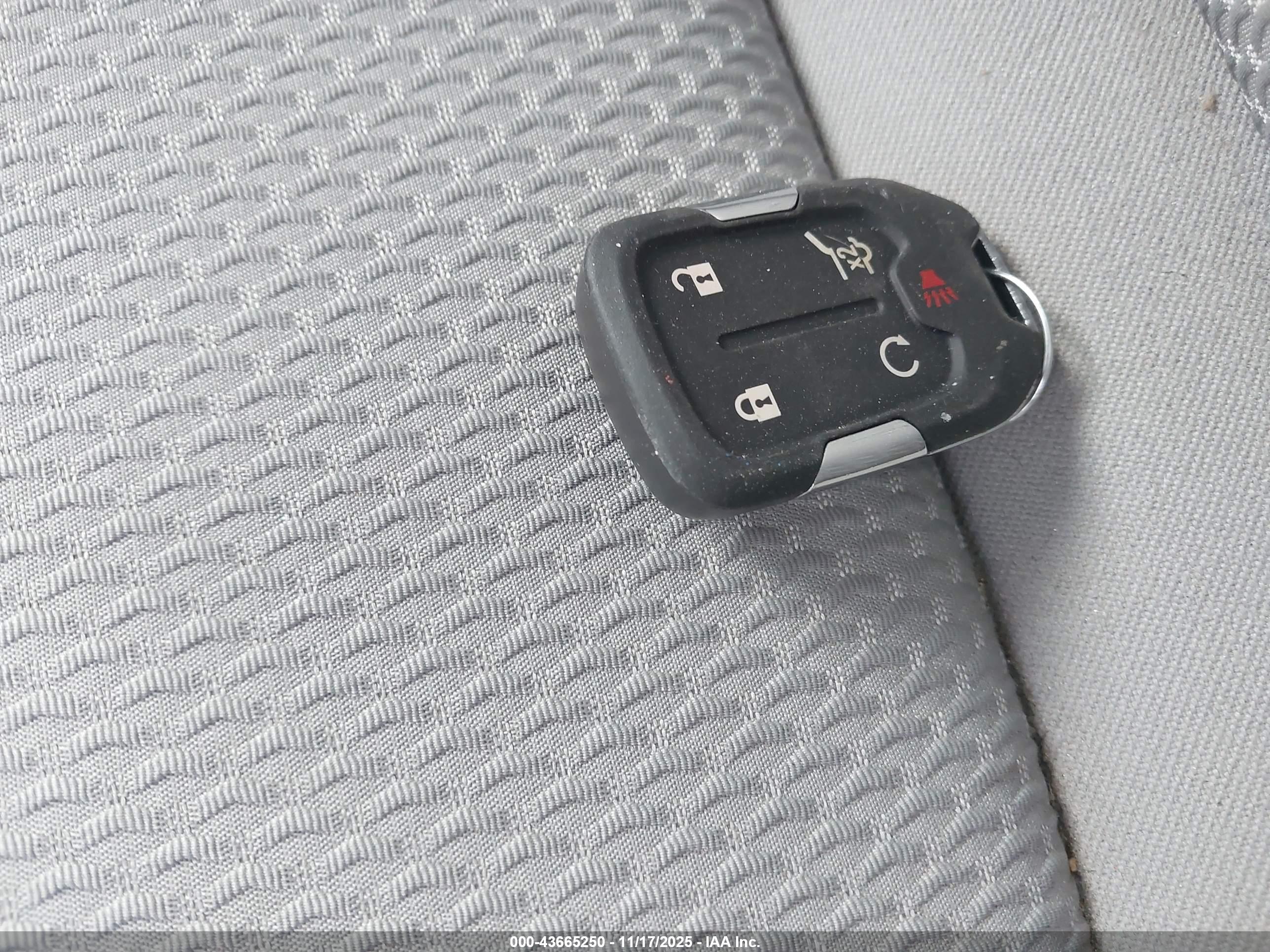 GMC TERRAIN image 11