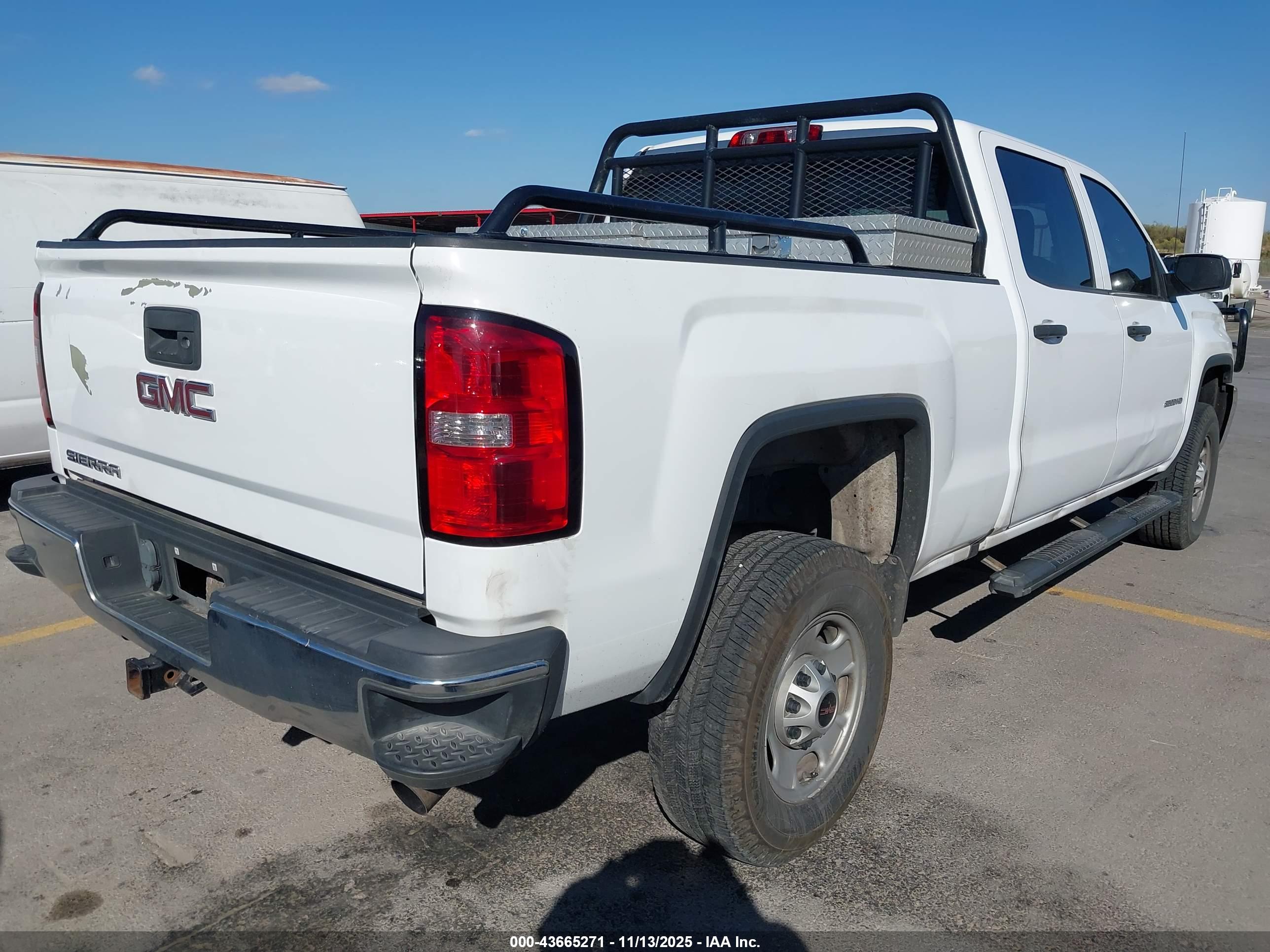 GMC SIERRA image 4