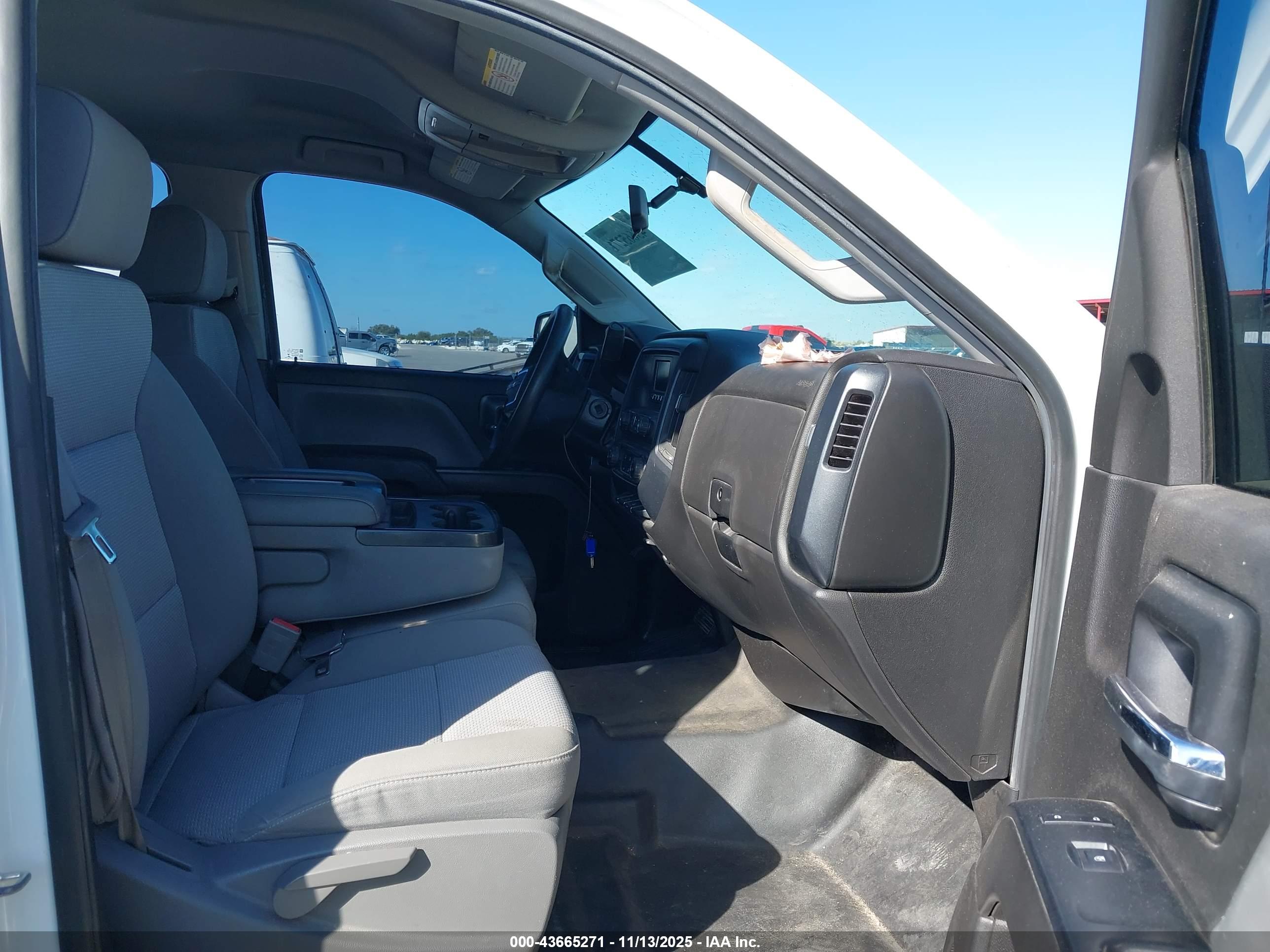 GMC SIERRA image 5