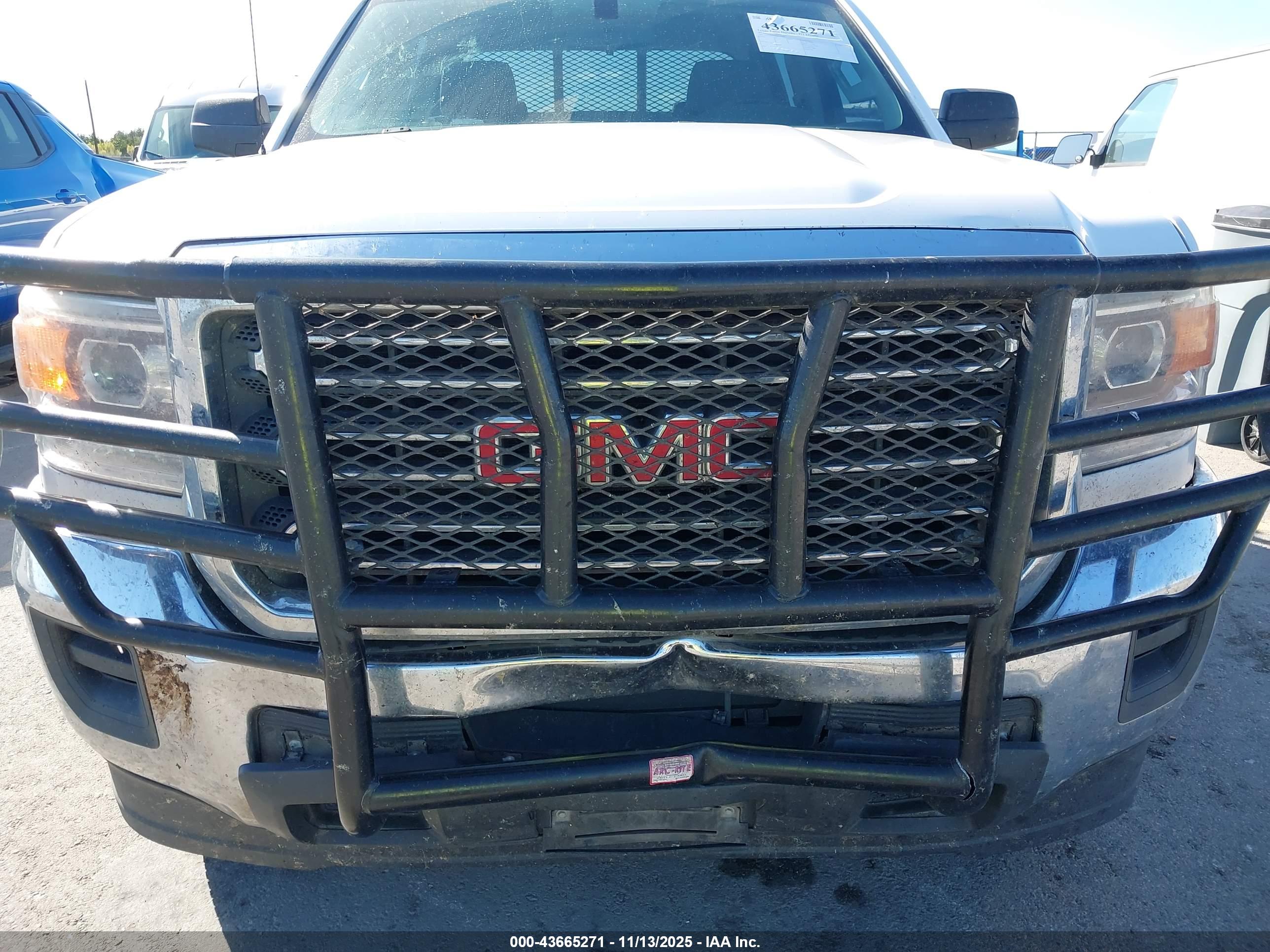 GMC SIERRA image 6
