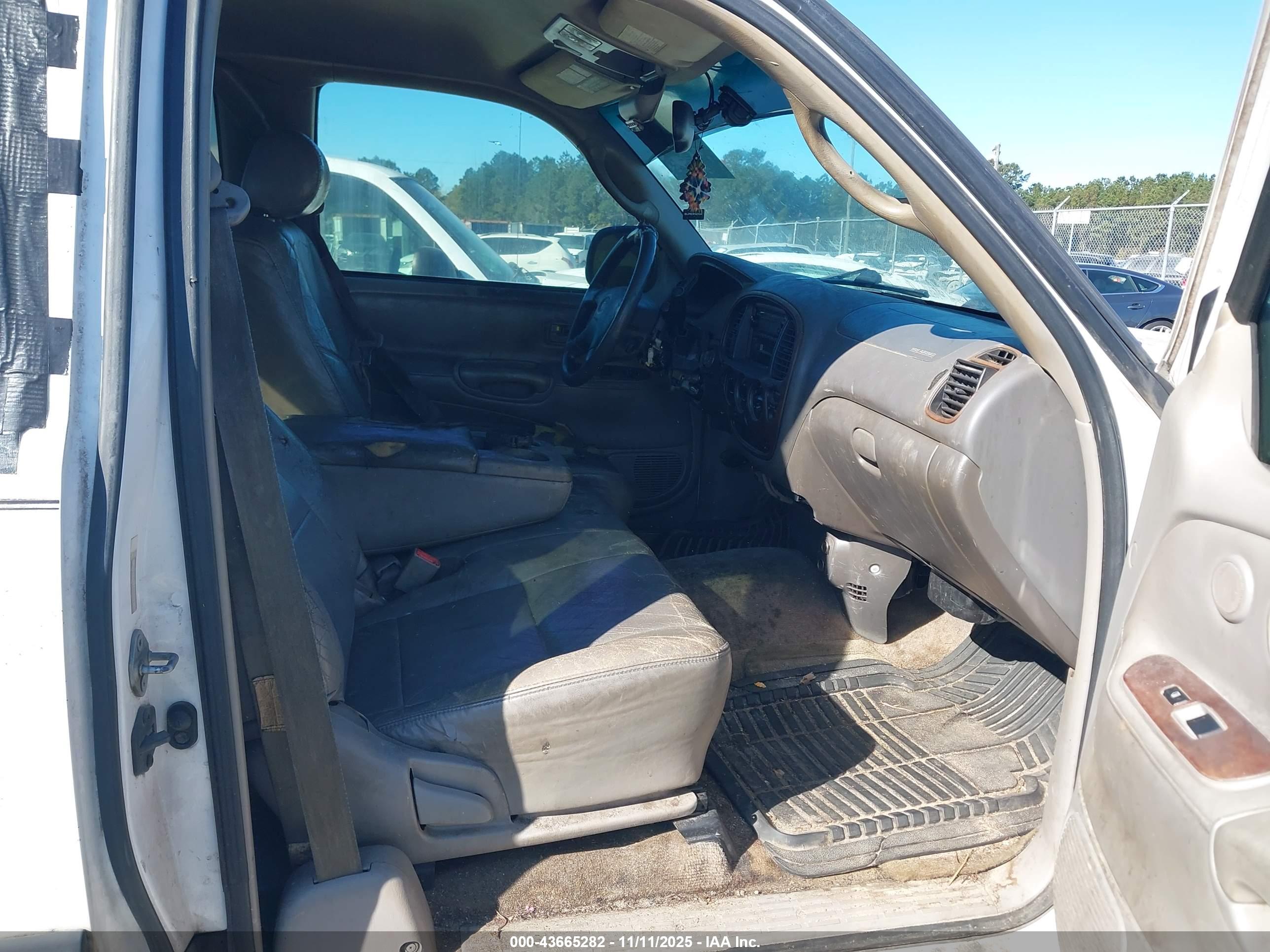 TOYOTA TUNDRA image 5