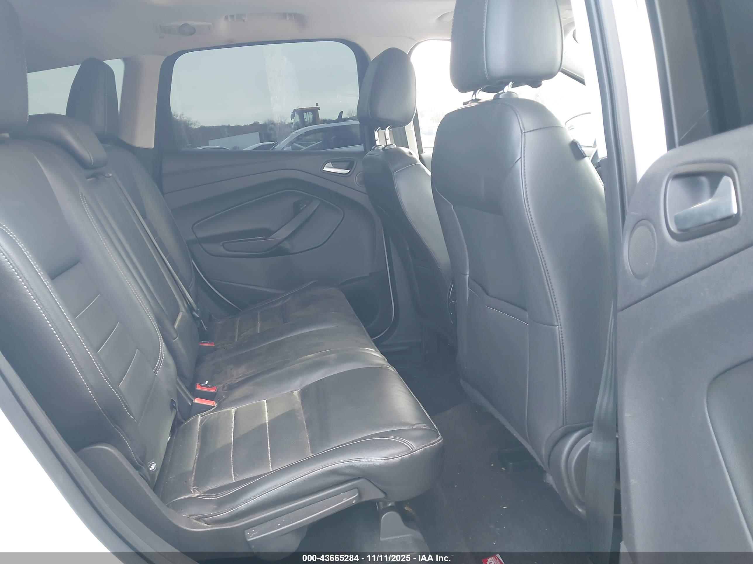 FORD ESCAPE image 8