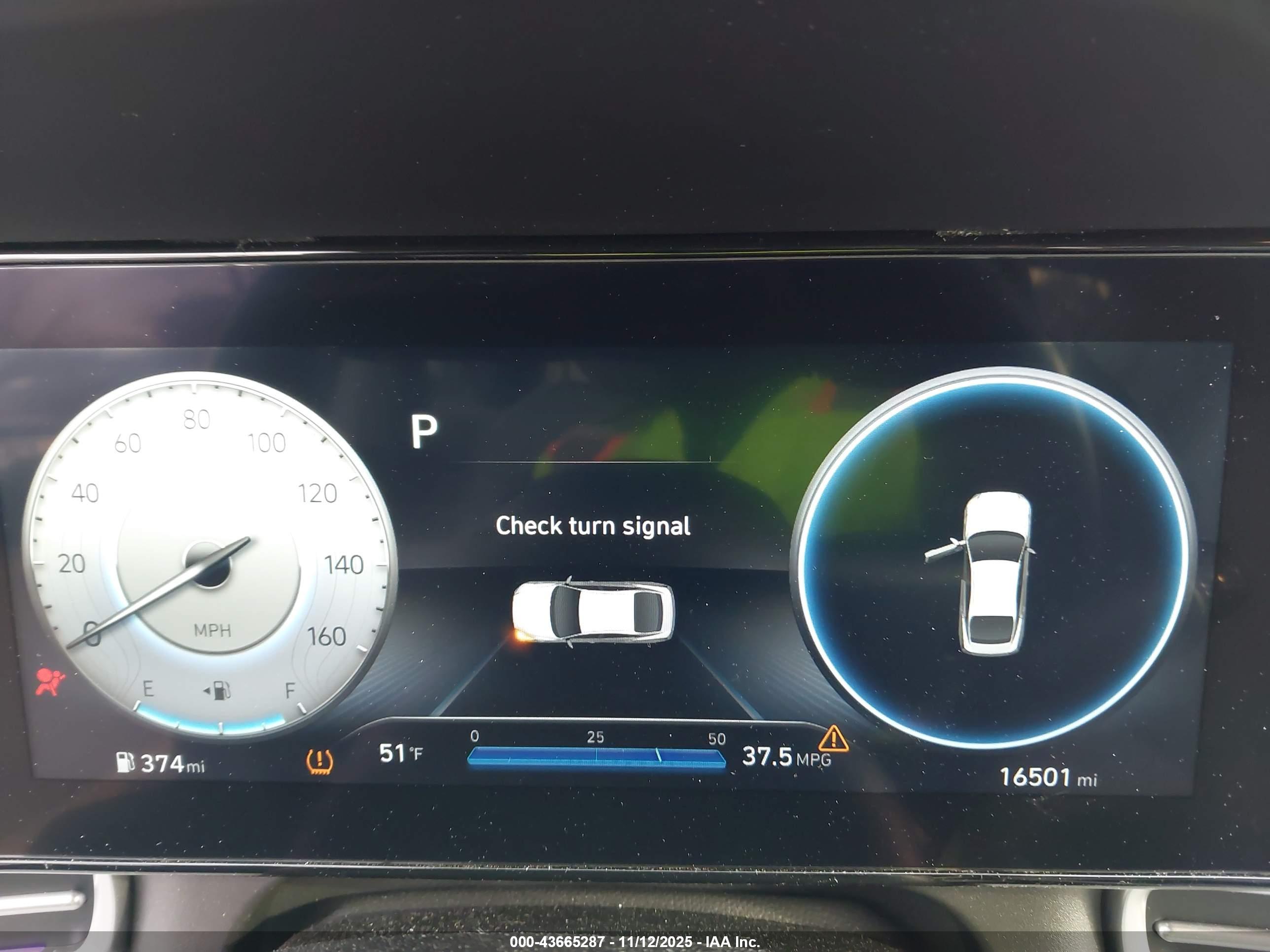 HYUNDAI ELANTRA image 7