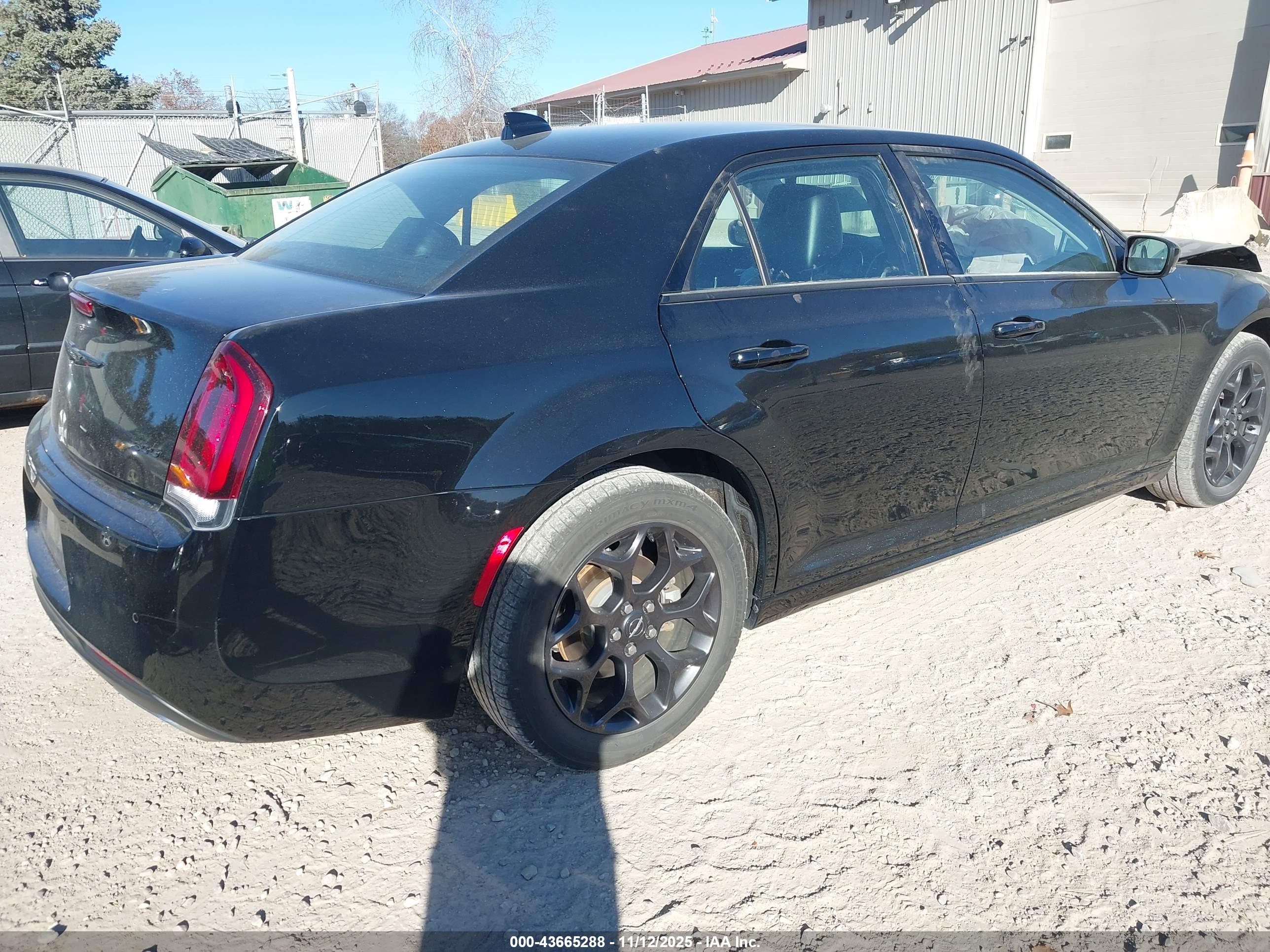 CHRYSLER 300 image 4