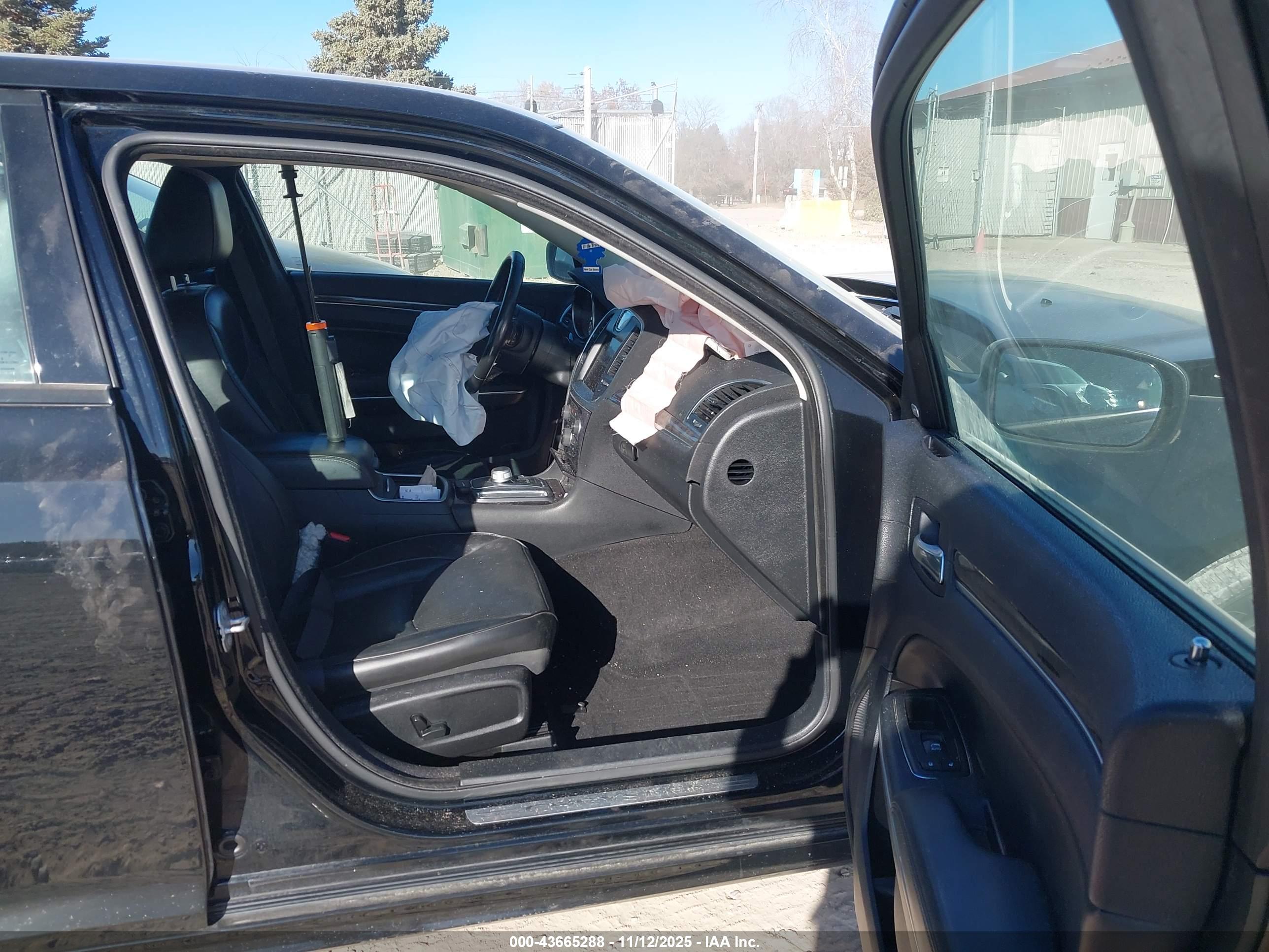 CHRYSLER 300 image 5