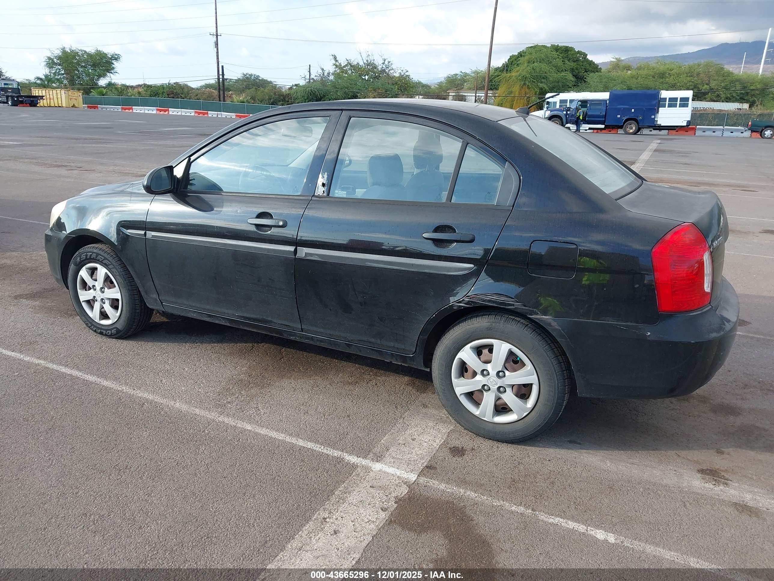 HYUNDAI ACCENT image 3