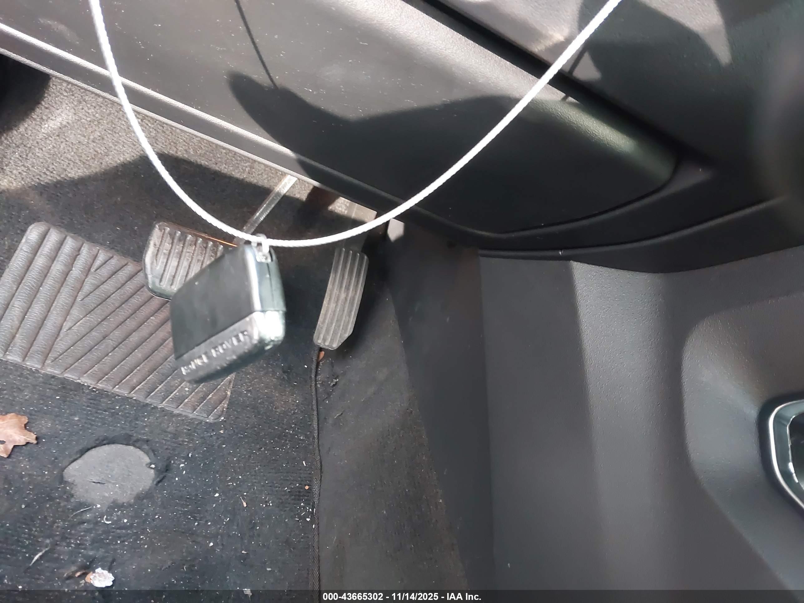 LAND ROVER image 11