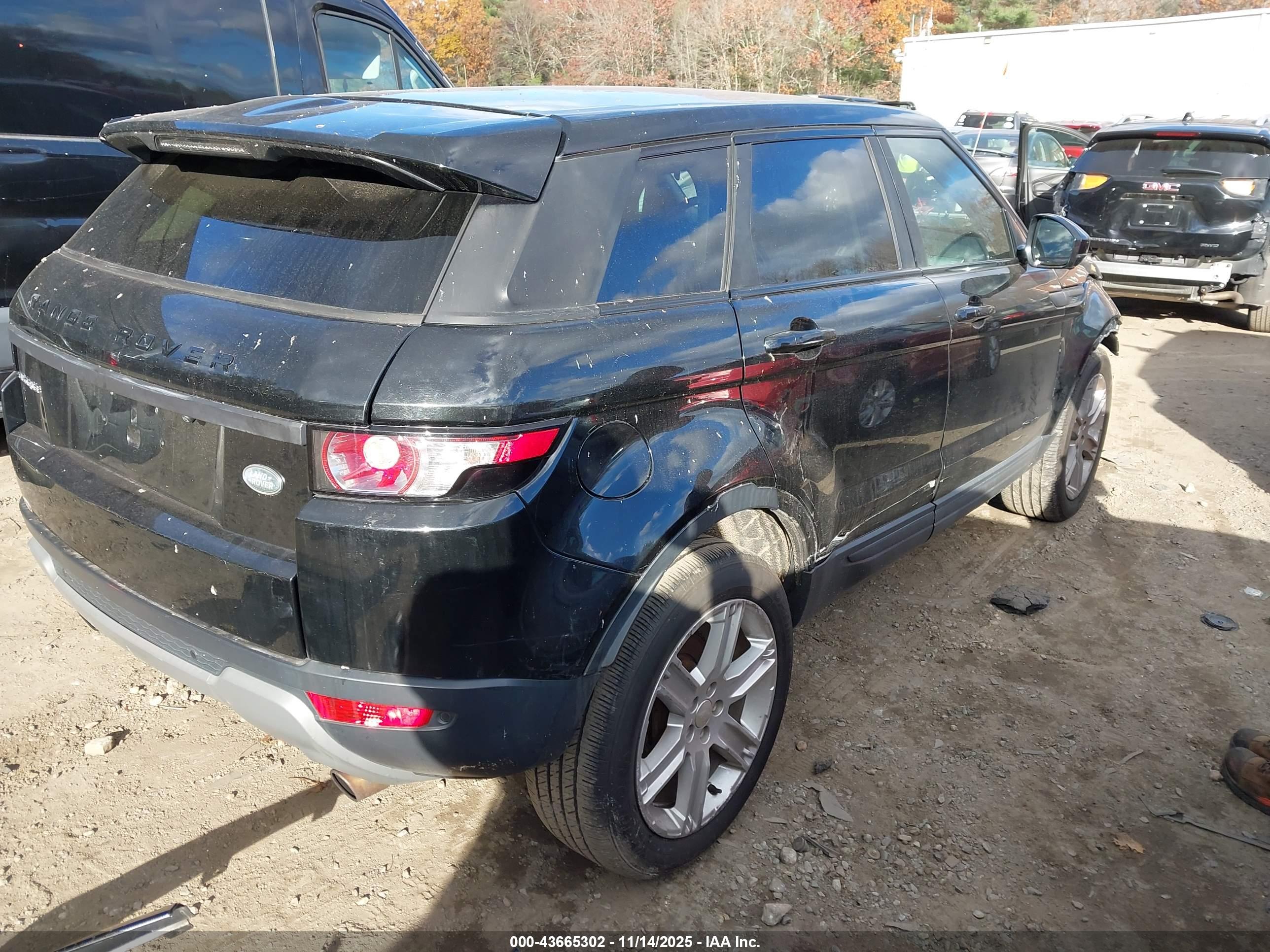 LAND ROVER image 4