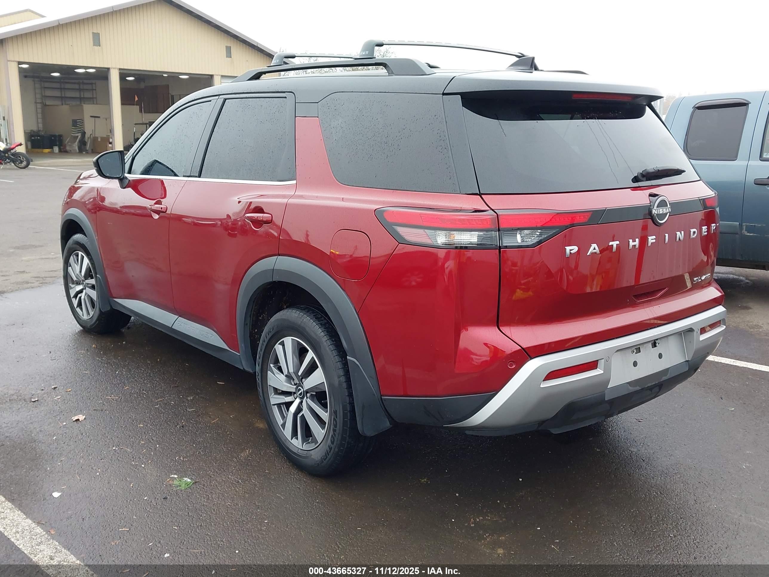 NISSAN PATHFINDER image 3