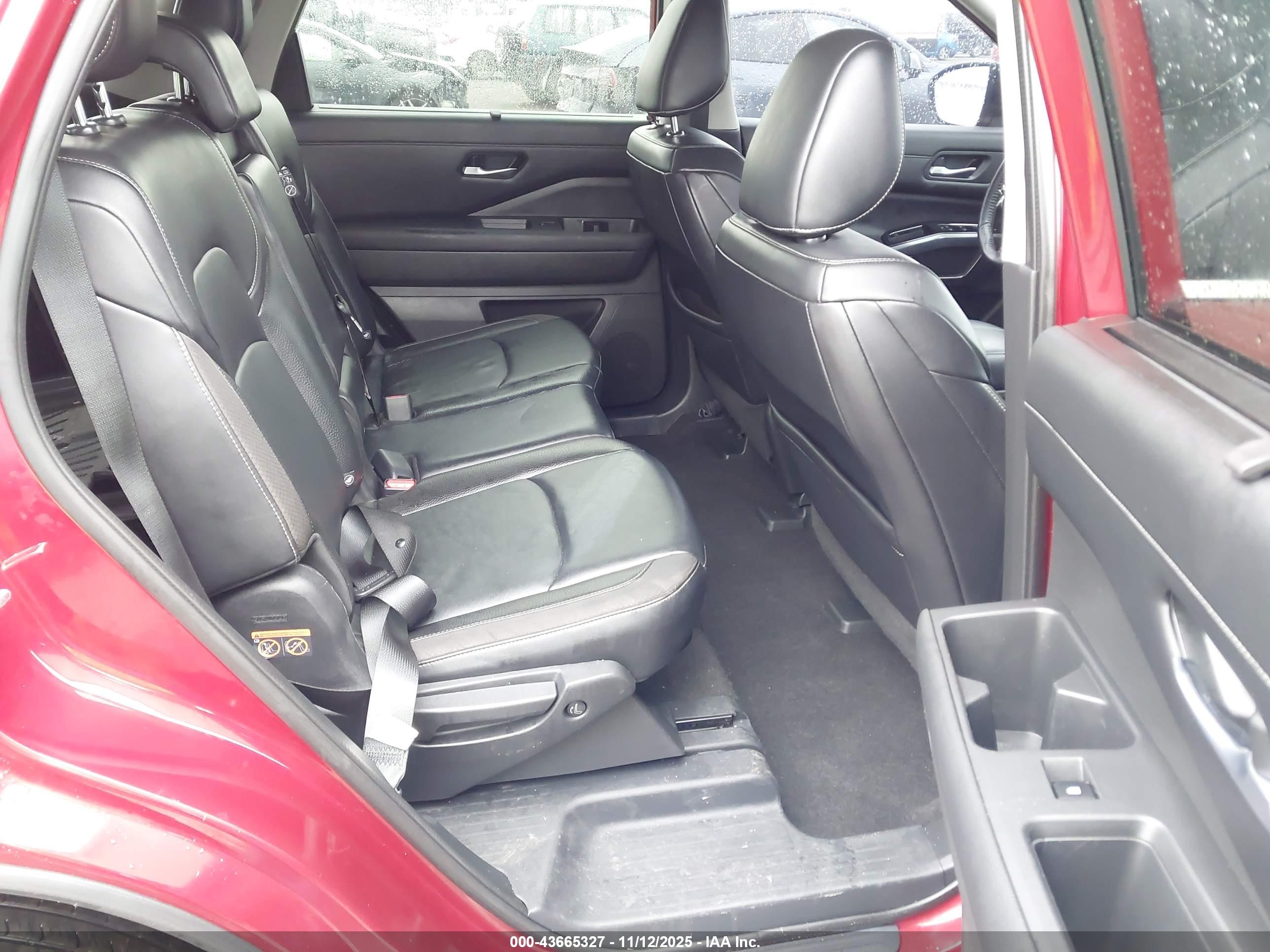 NISSAN PATHFINDER image 8