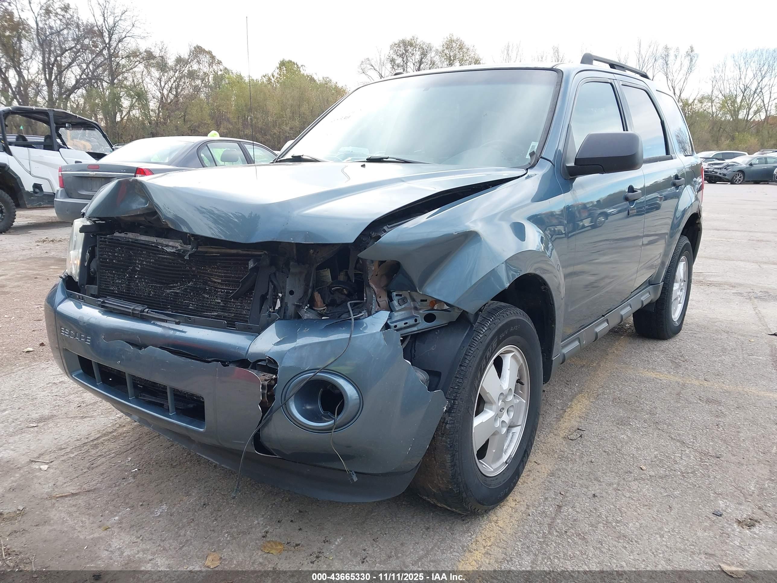 FORD ESCAPE image 2