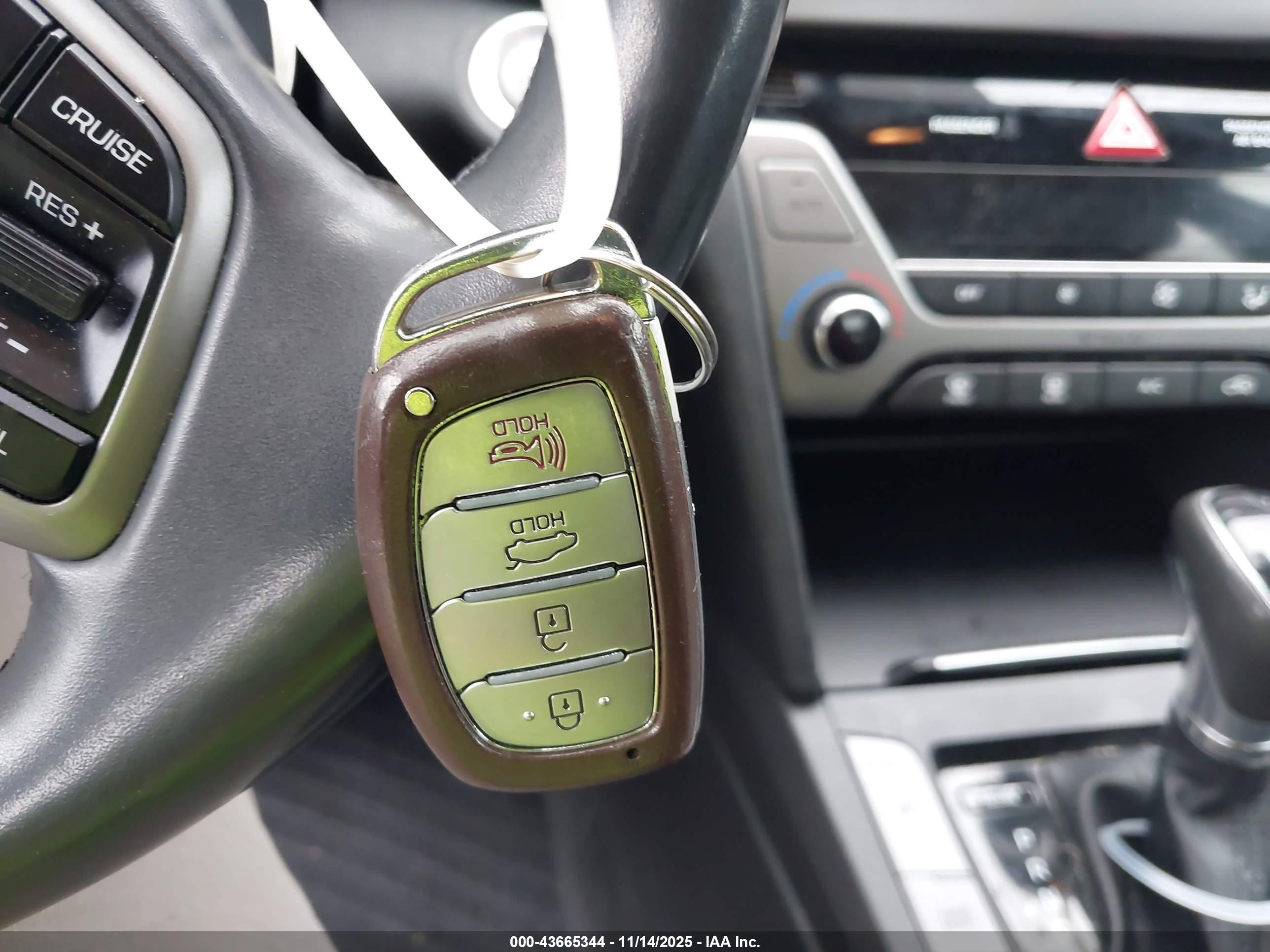 HYUNDAI ELANTRA image 11