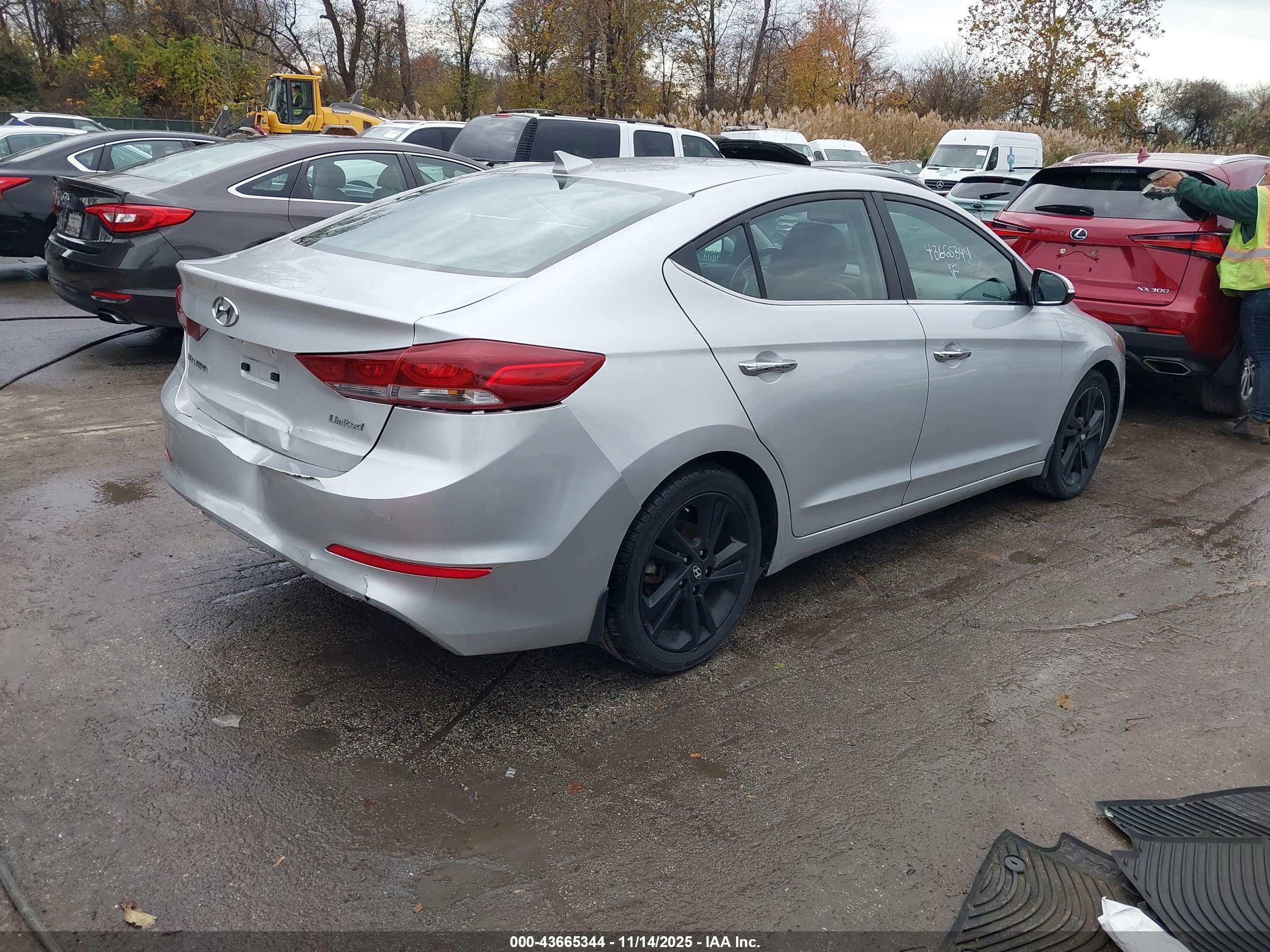 HYUNDAI ELANTRA image 4
