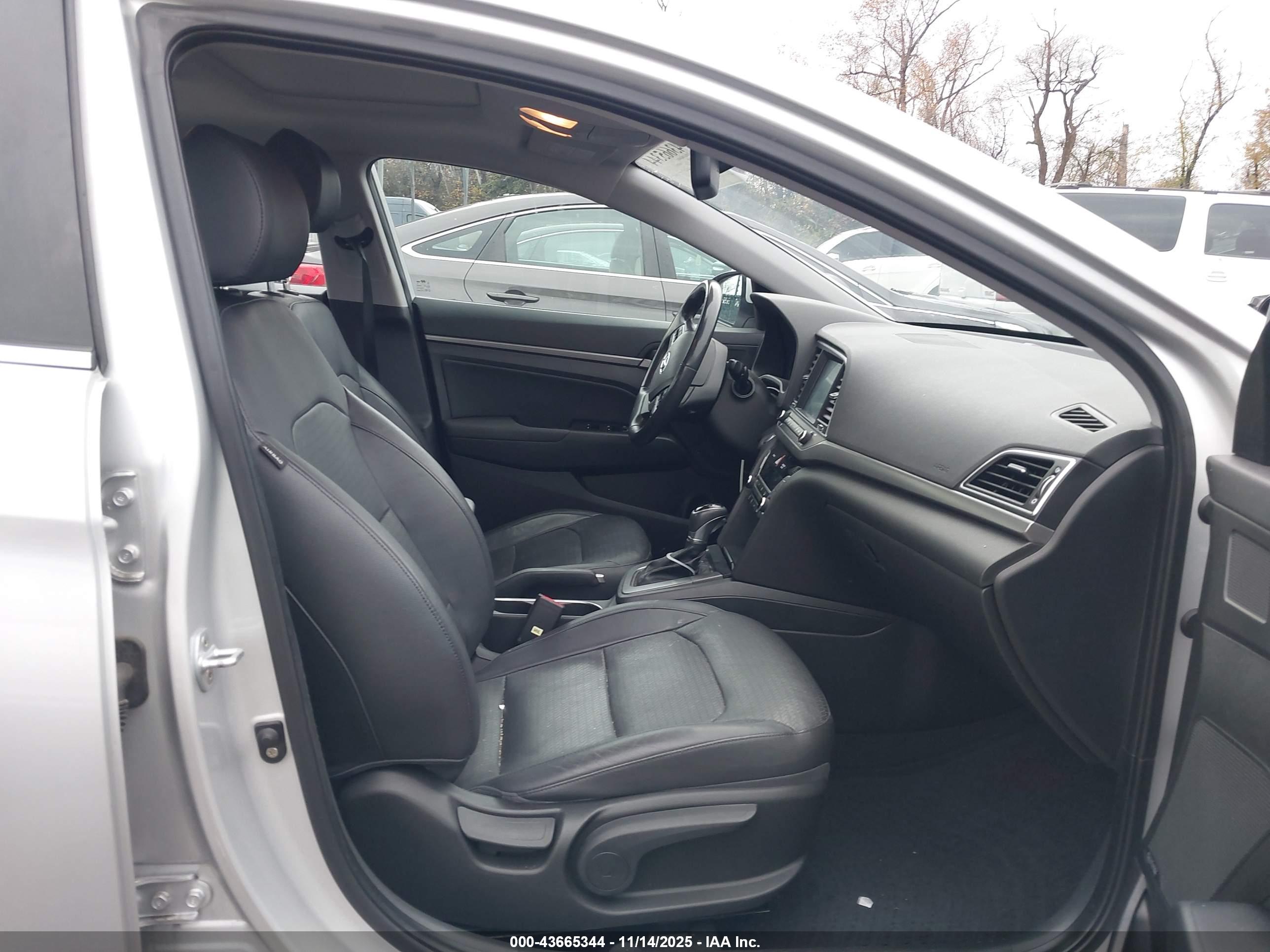 HYUNDAI ELANTRA image 5
