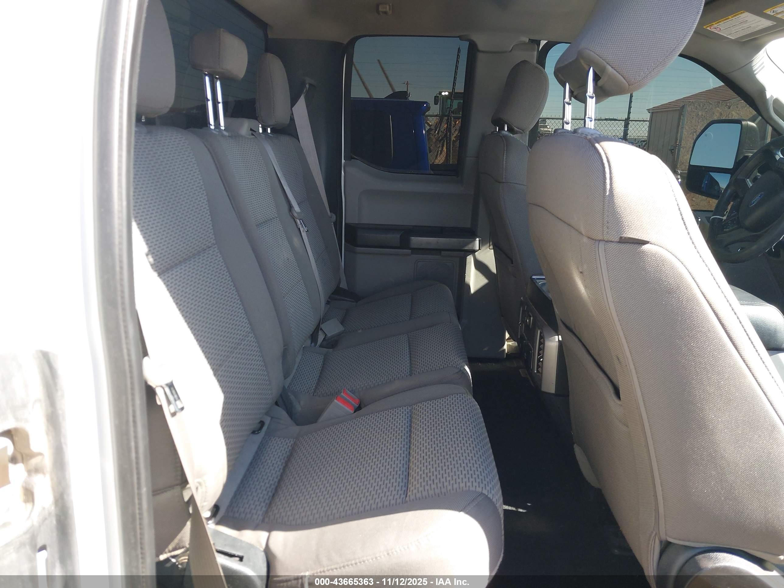 FORD F-250 image 8