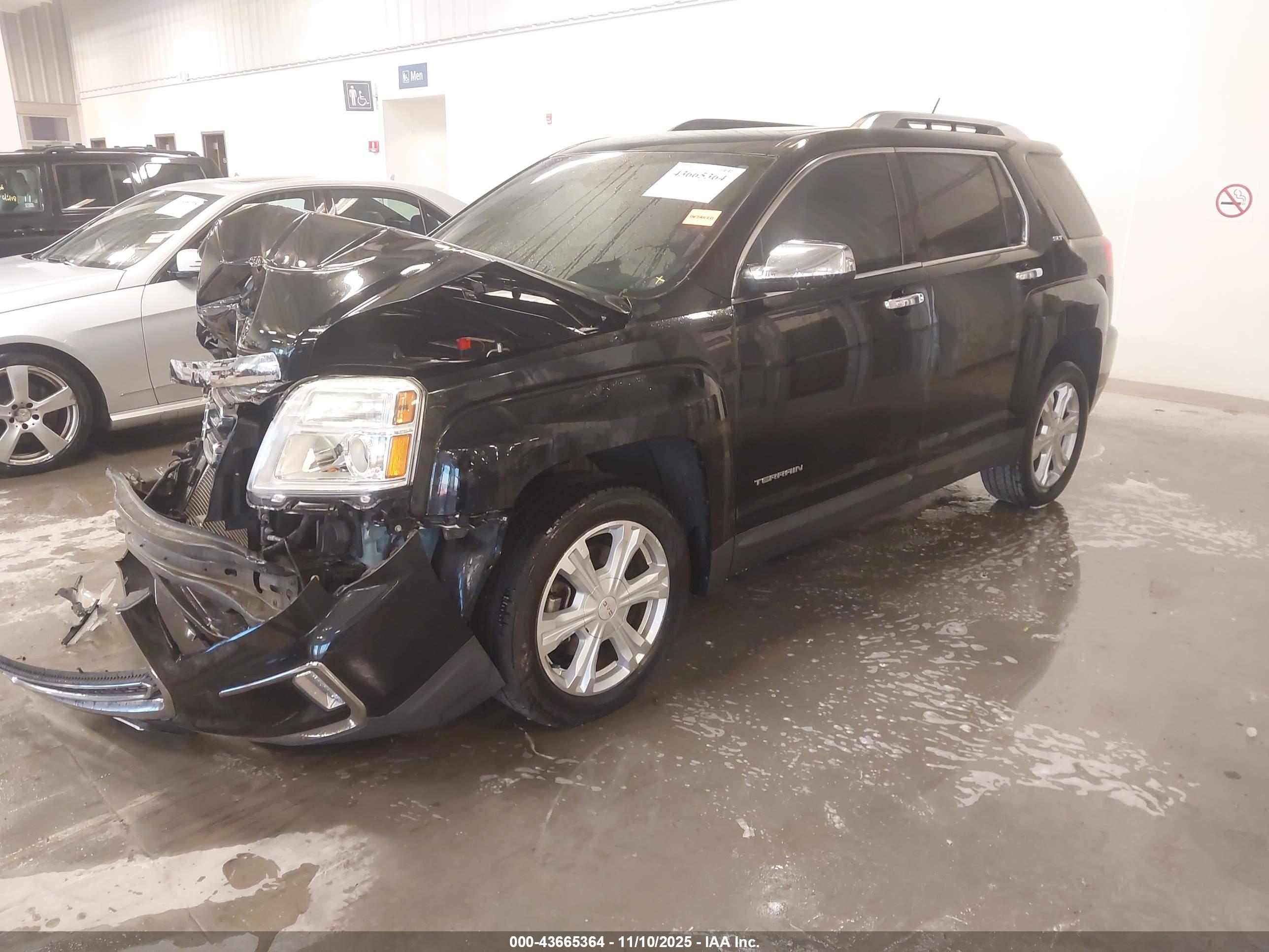 GMC TERRAIN image 2