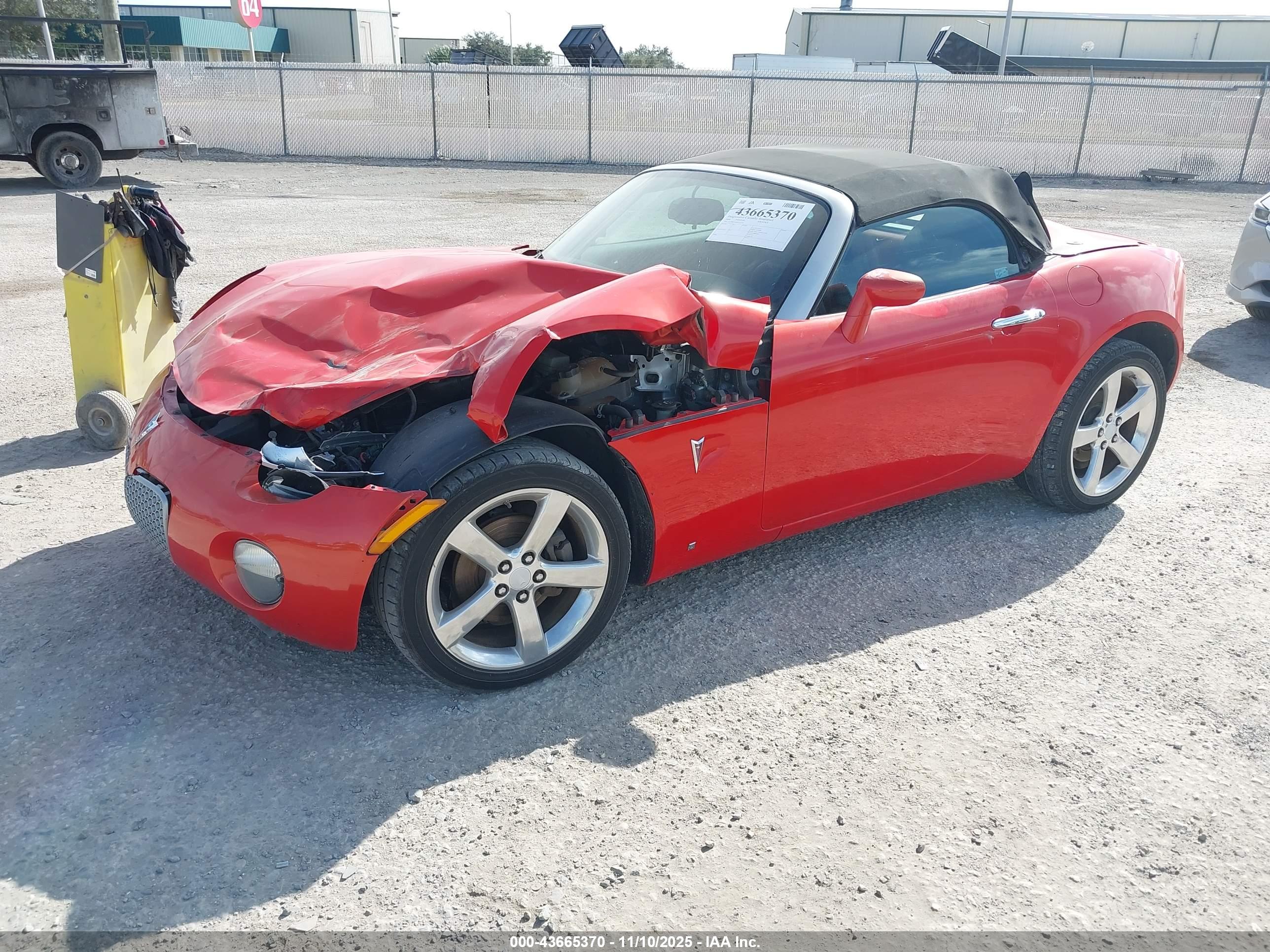 PONTIAC SOLSTICE image 2