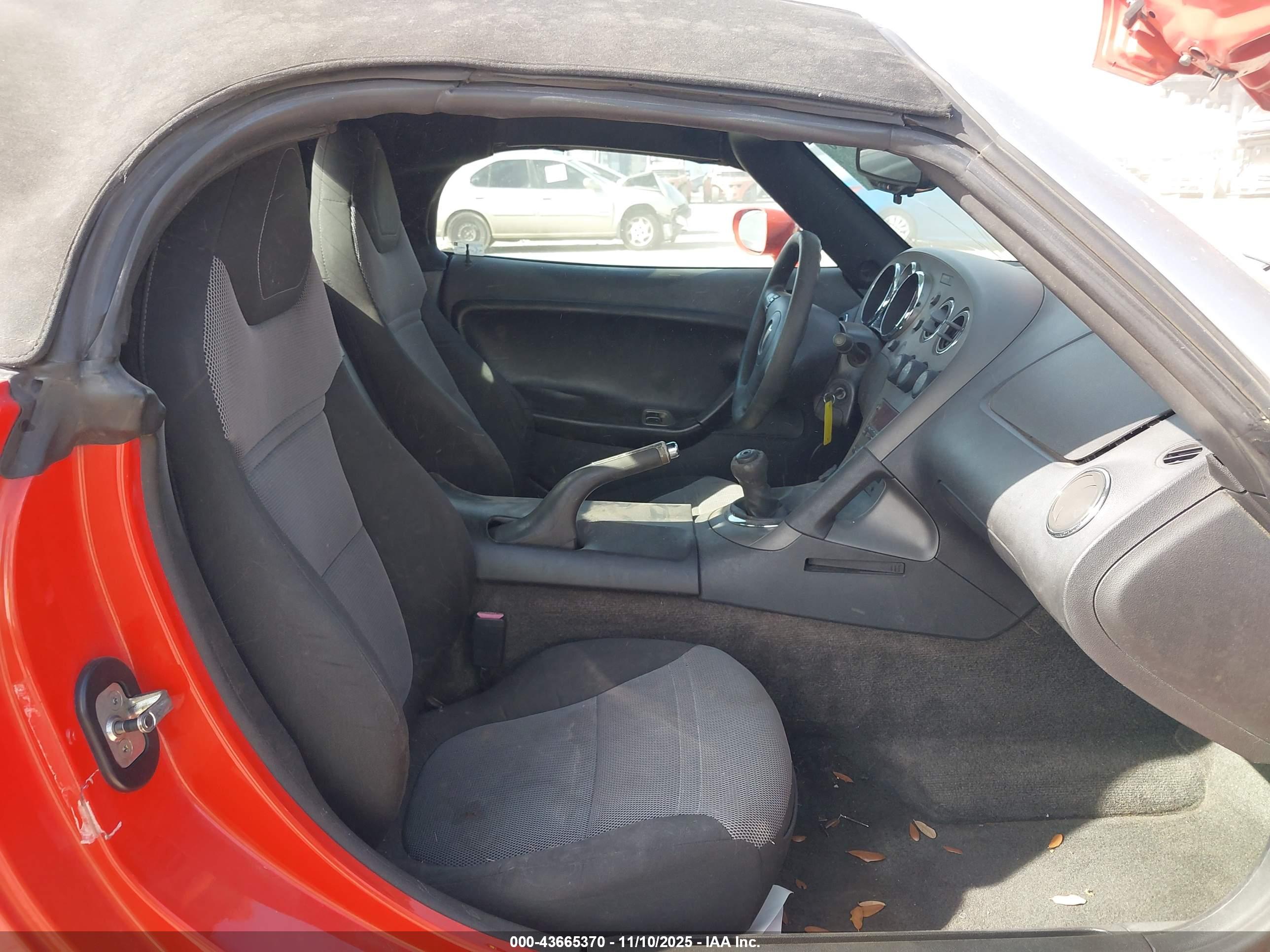 PONTIAC SOLSTICE image 5
