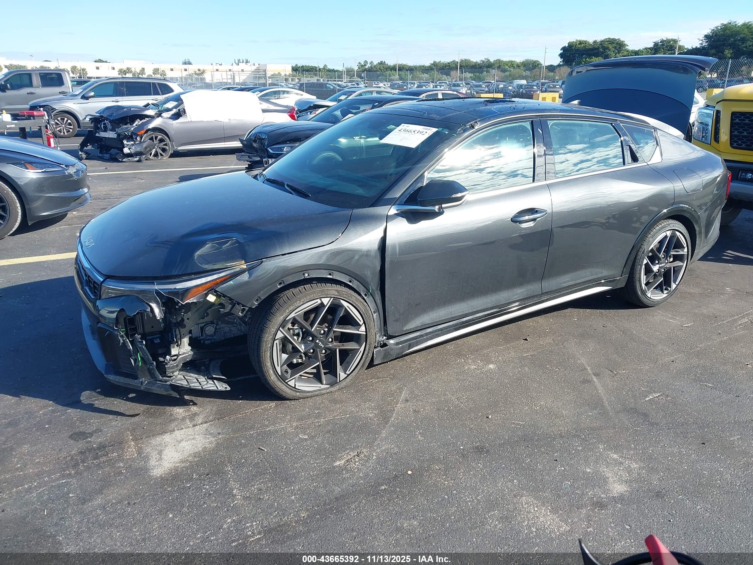 KIA K4 image 2