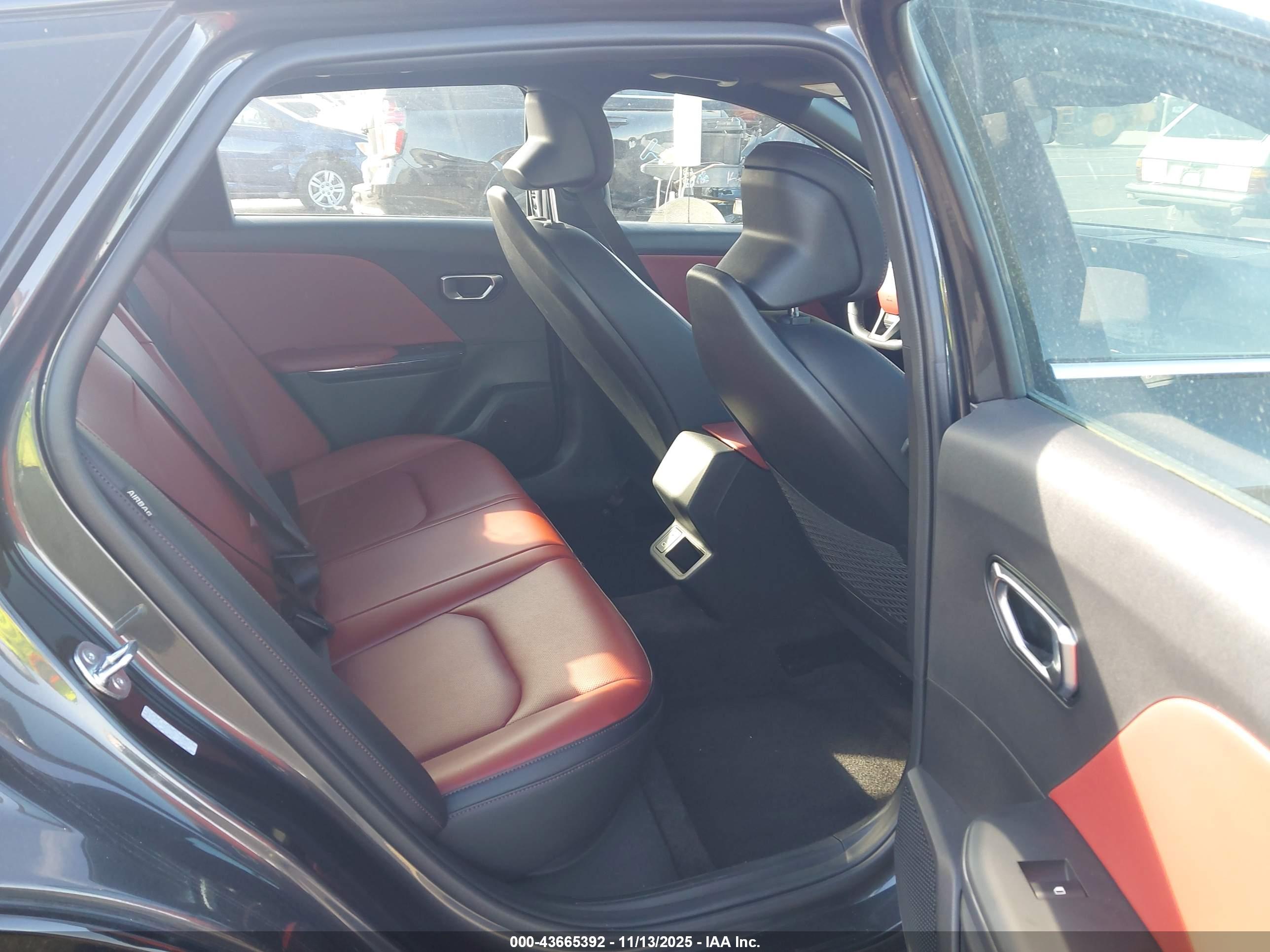 KIA K4 image 8