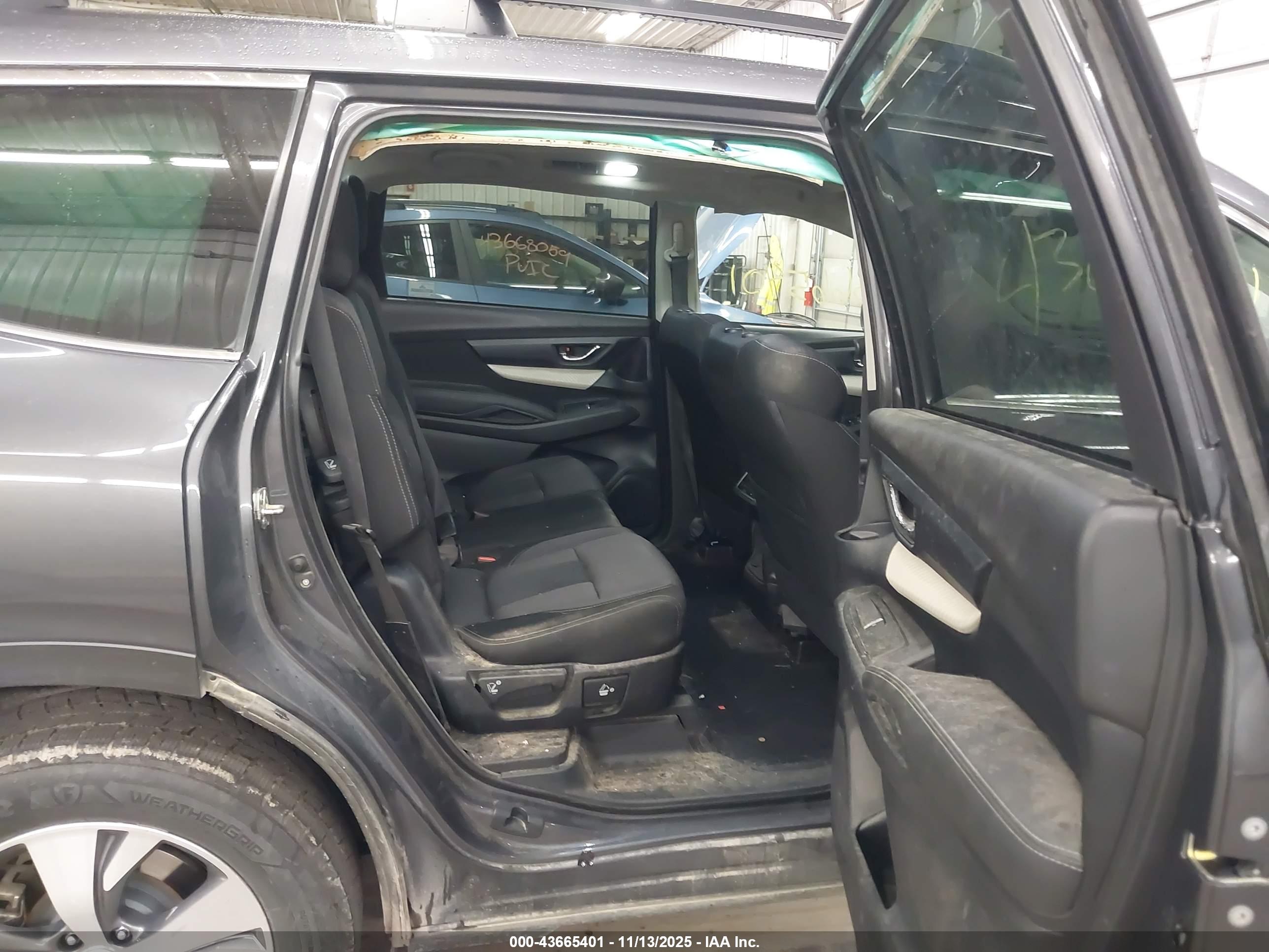 SUBARU ASCENT image 8