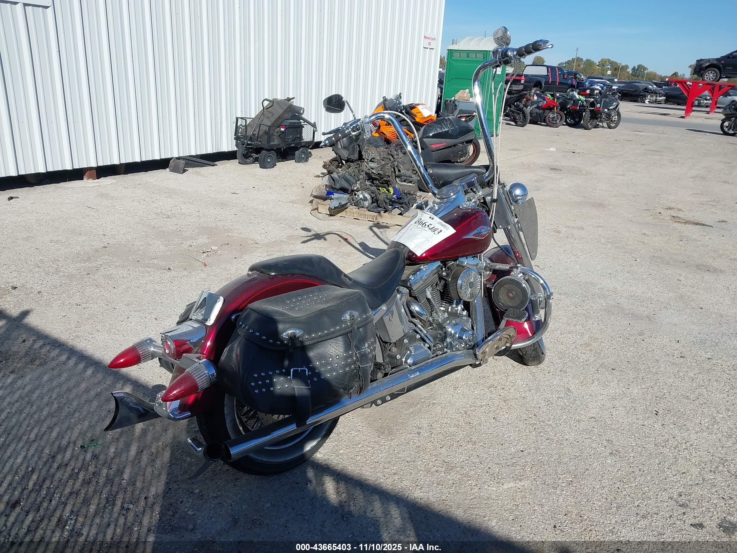 HARLEY-DAVIDSON FLSTC image 4