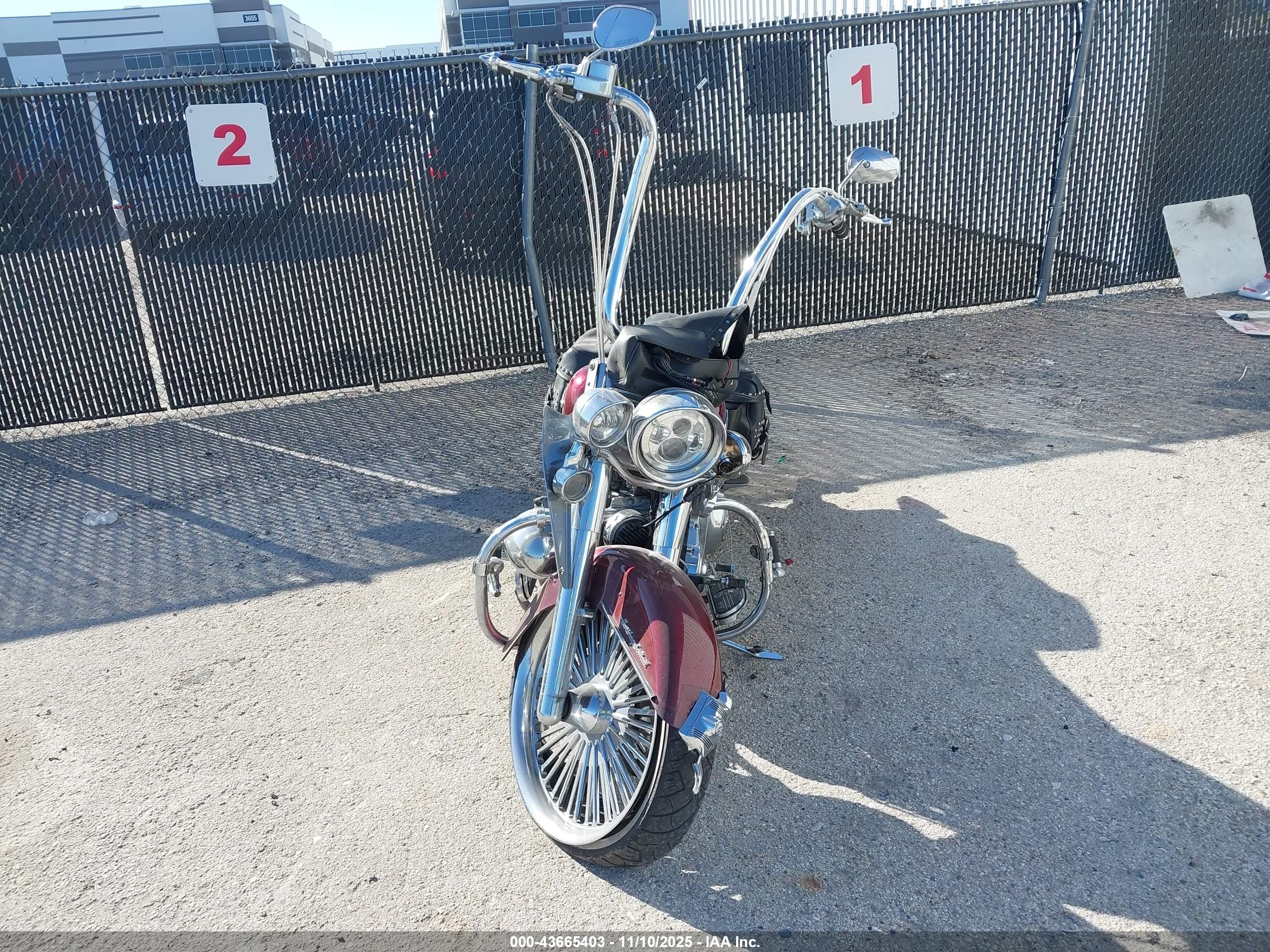 HARLEY-DAVIDSON FLSTC image 5