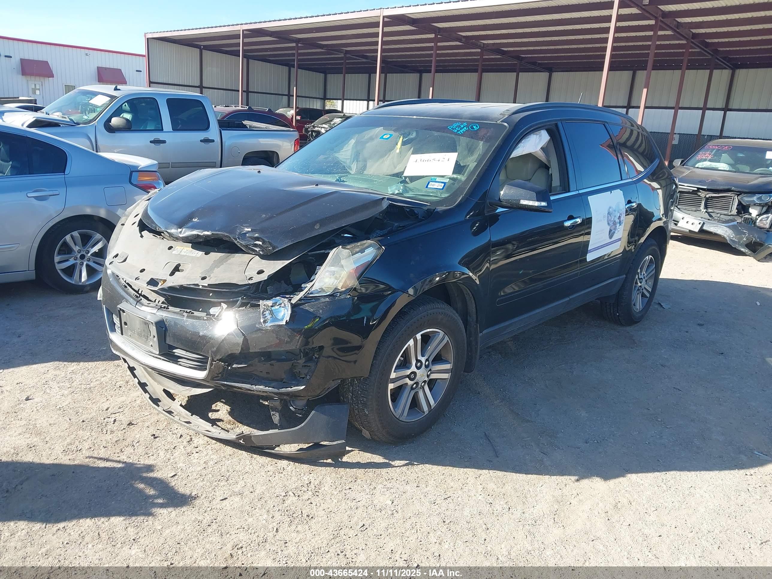 CHEVROLET TRAVERSE image 2