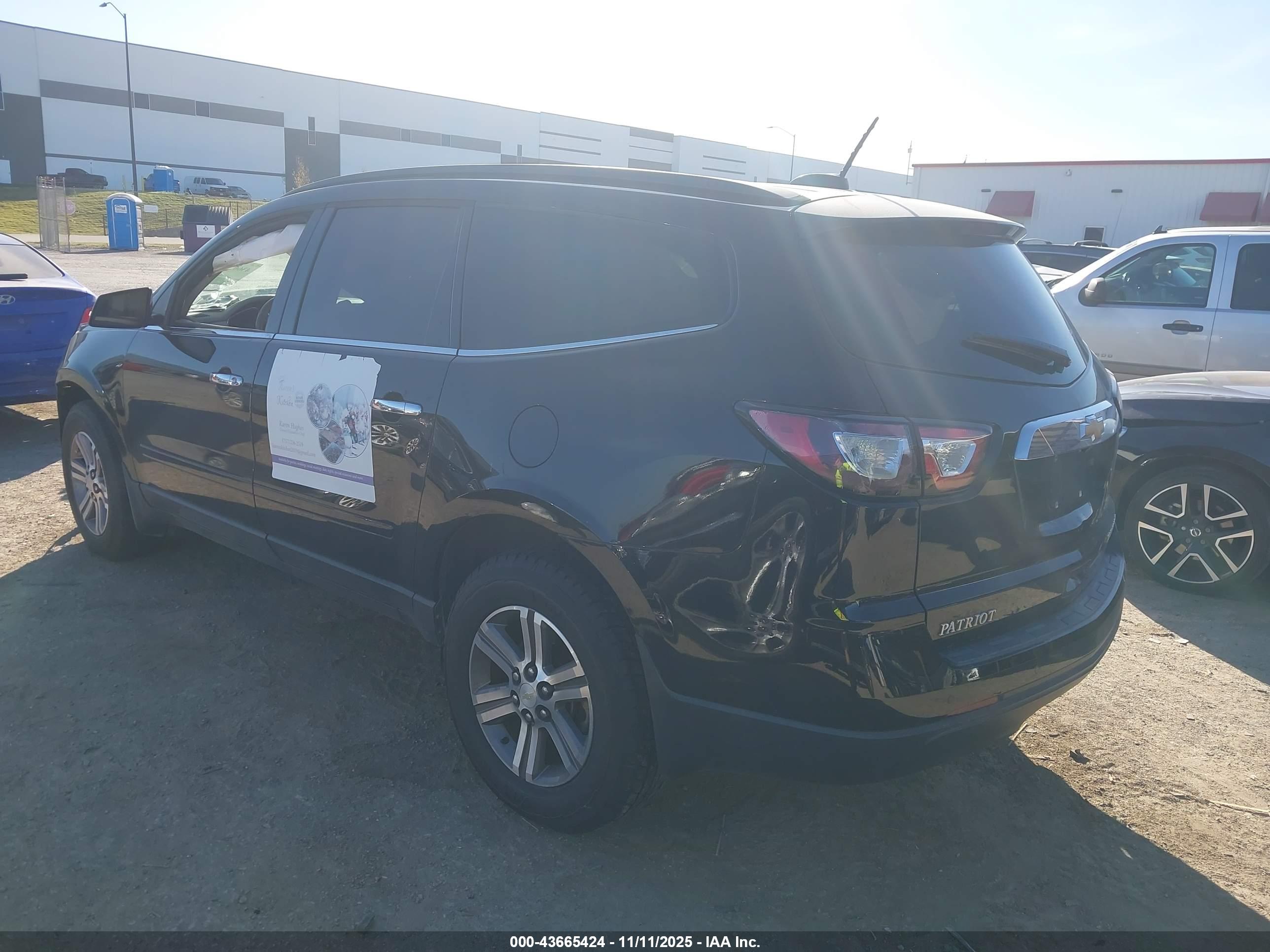 CHEVROLET TRAVERSE image 3