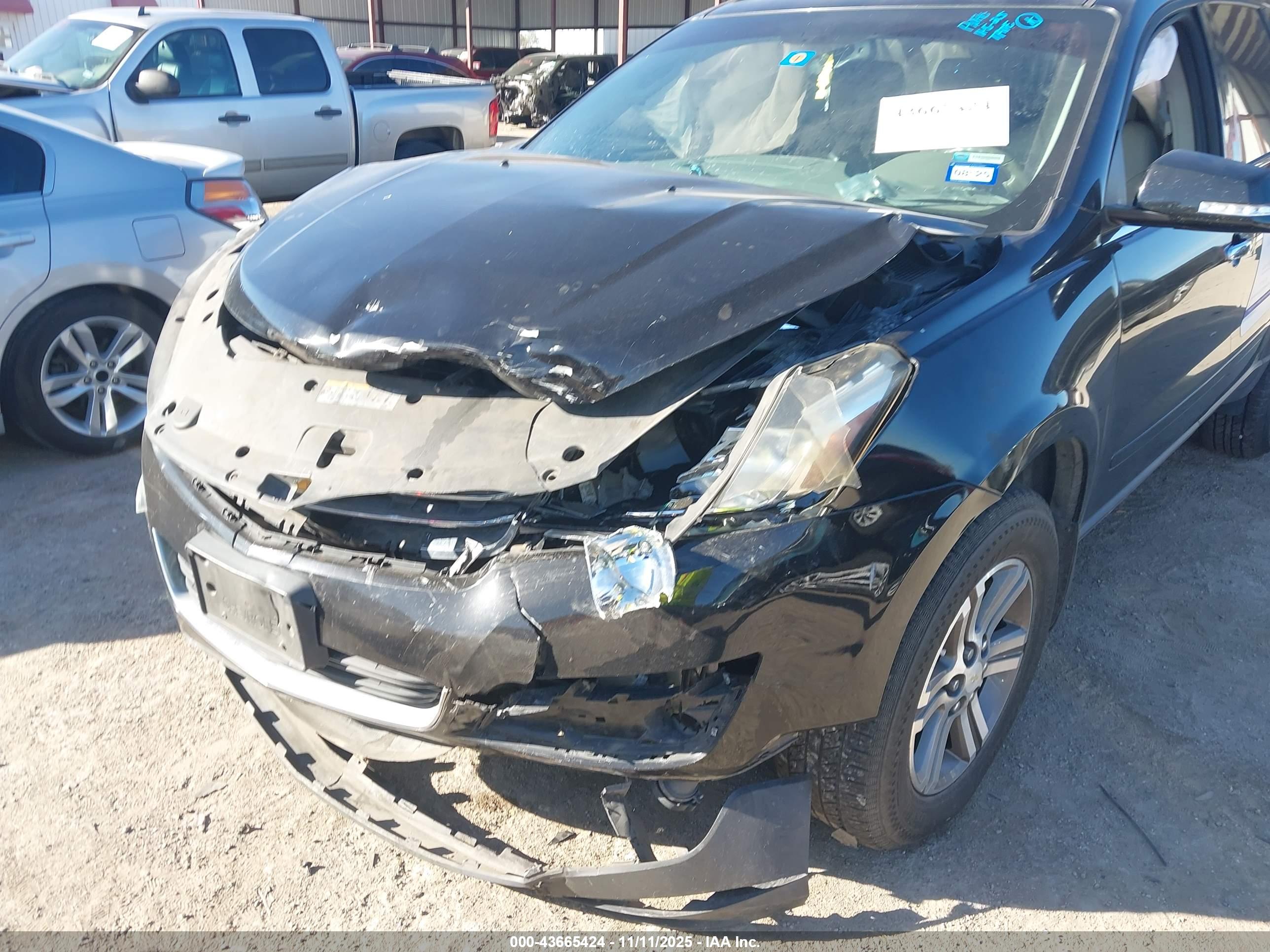 CHEVROLET TRAVERSE image 6